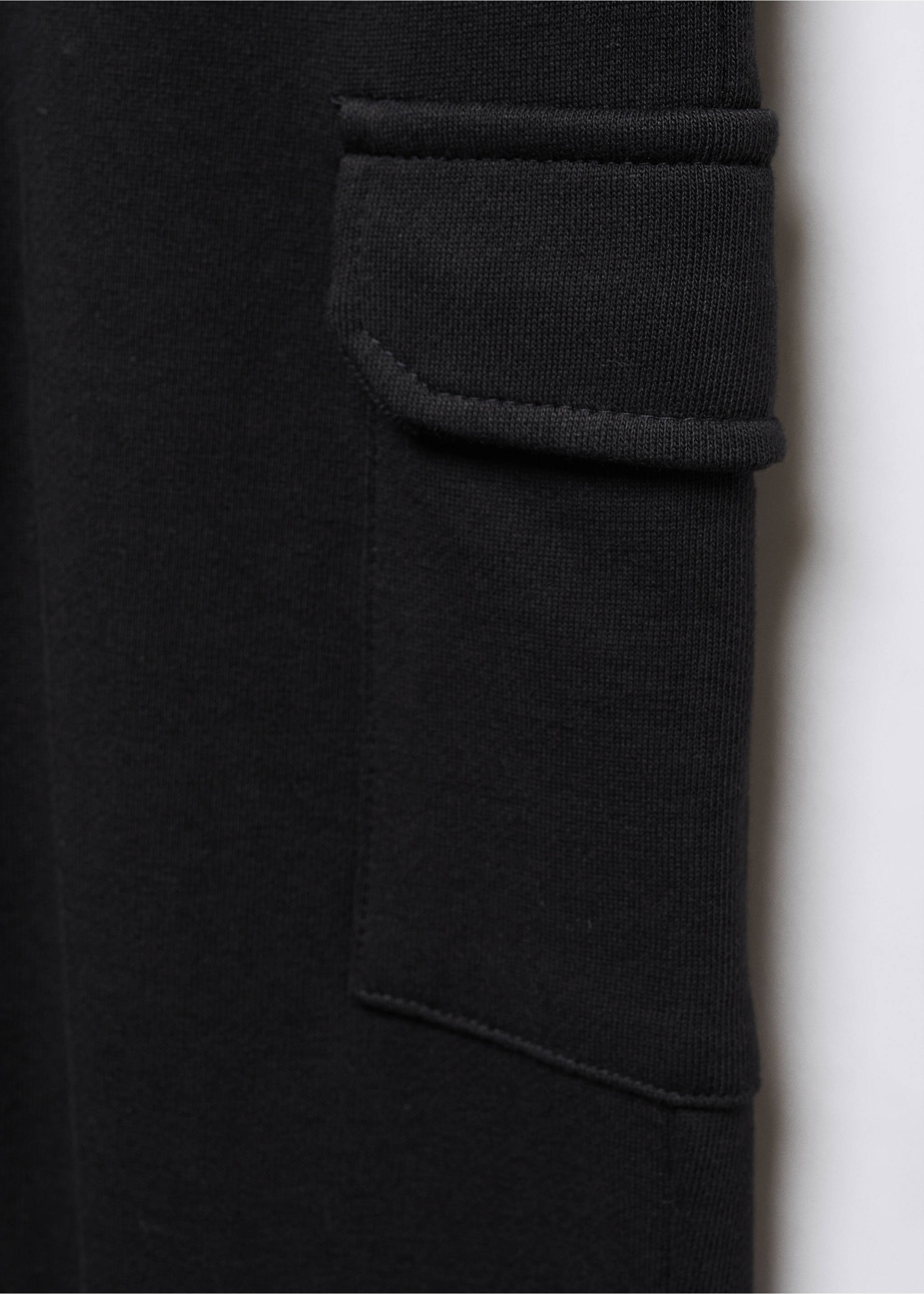 Cargo jogger trousers - Details of the article 8, Black. Ref: 57044402-00.