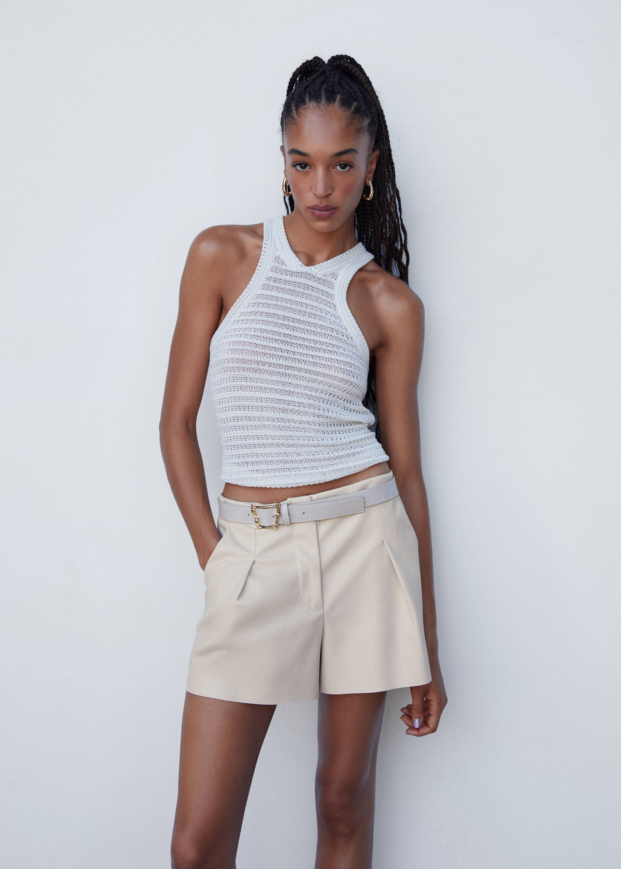 Pleated mid-rise shorts - Medium plane