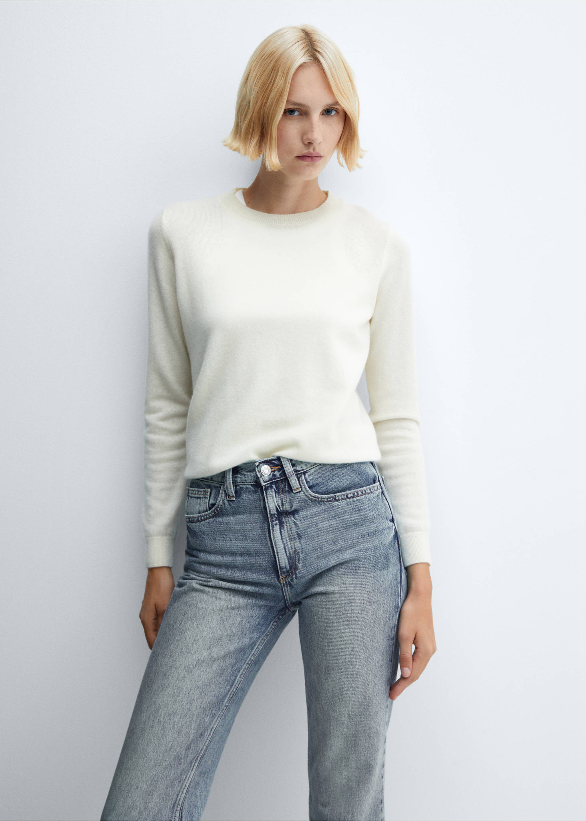 Mid-rise straight jeans - Details of the article 1, Medium Vintage Blue. Ref: 57044408-00.