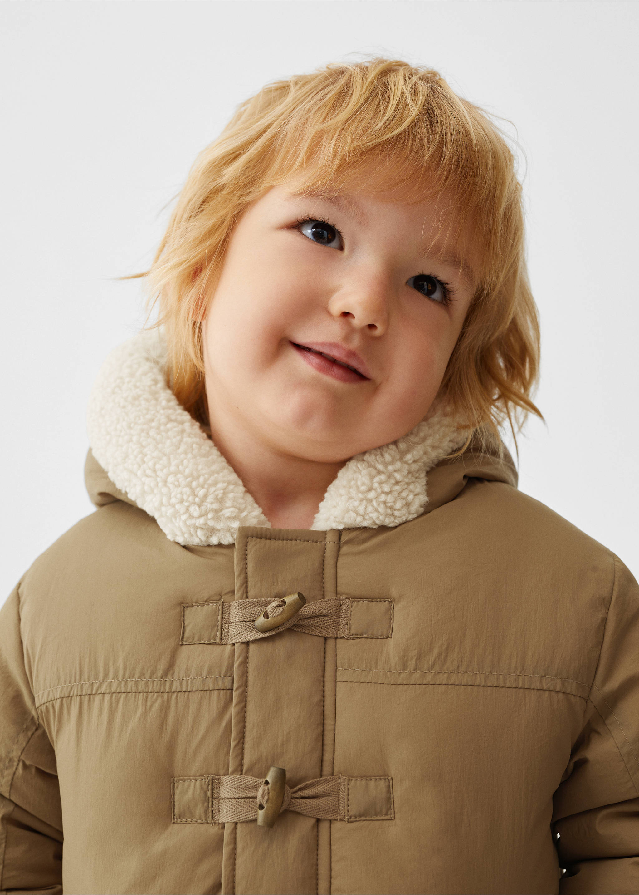 Padded anorak with shearling lining - Details of the article 1, Beige. Ref: 57044757-00.