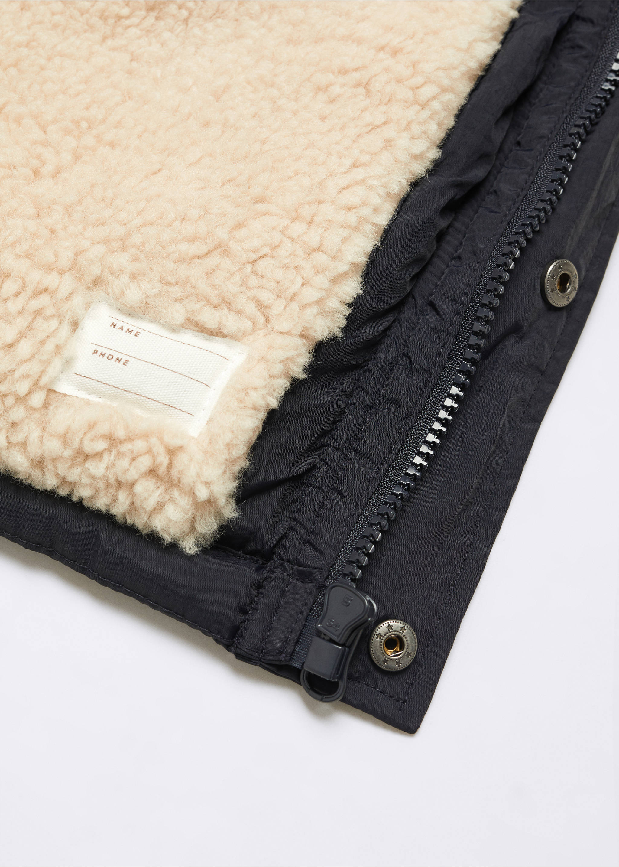 Steppanorak mit Innenfutter aus Plüsch - Detail des Artikels 0, Schwarz. Ref: 57044757-00.