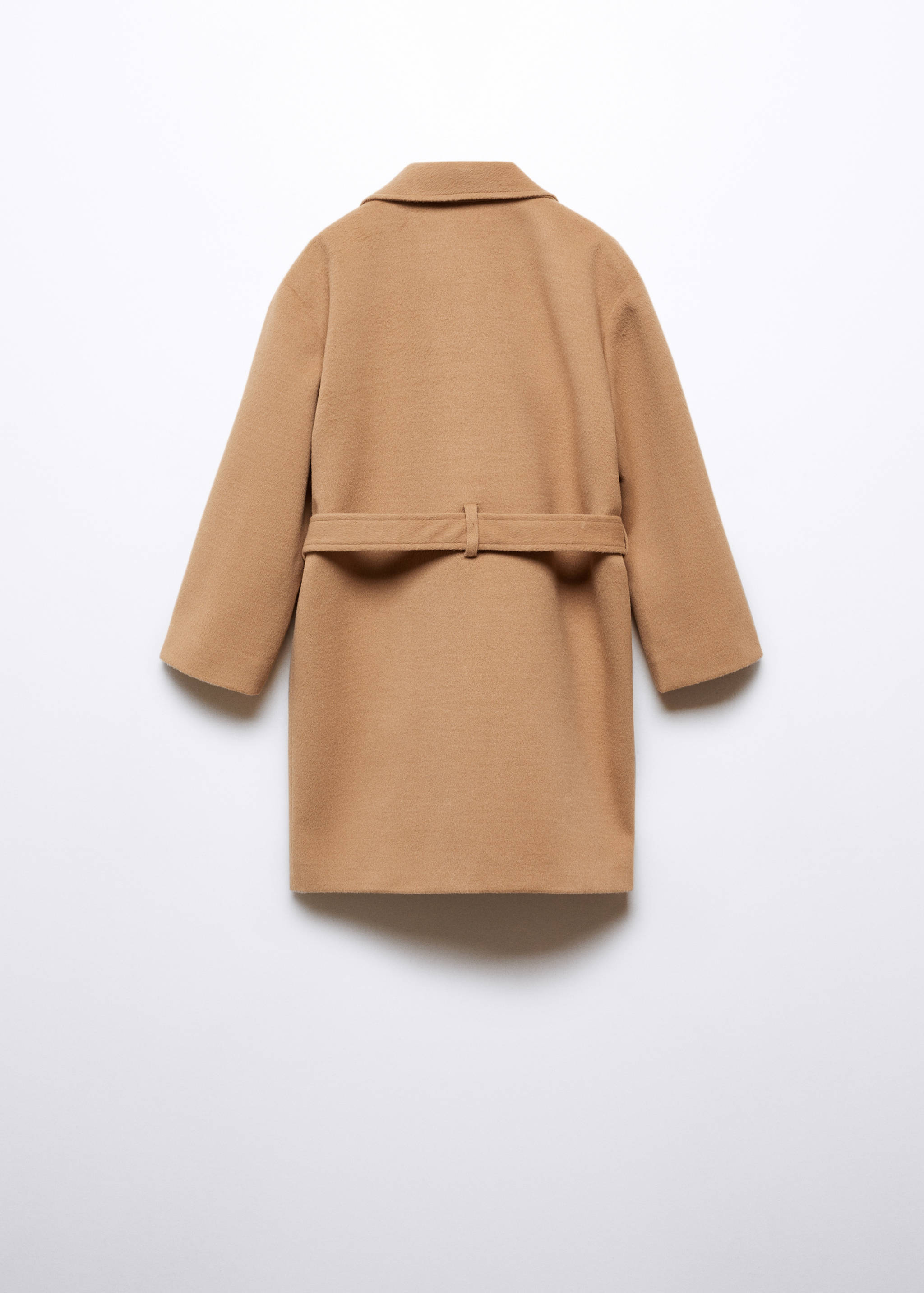 Coat with lapels and belt - Reverse of the article