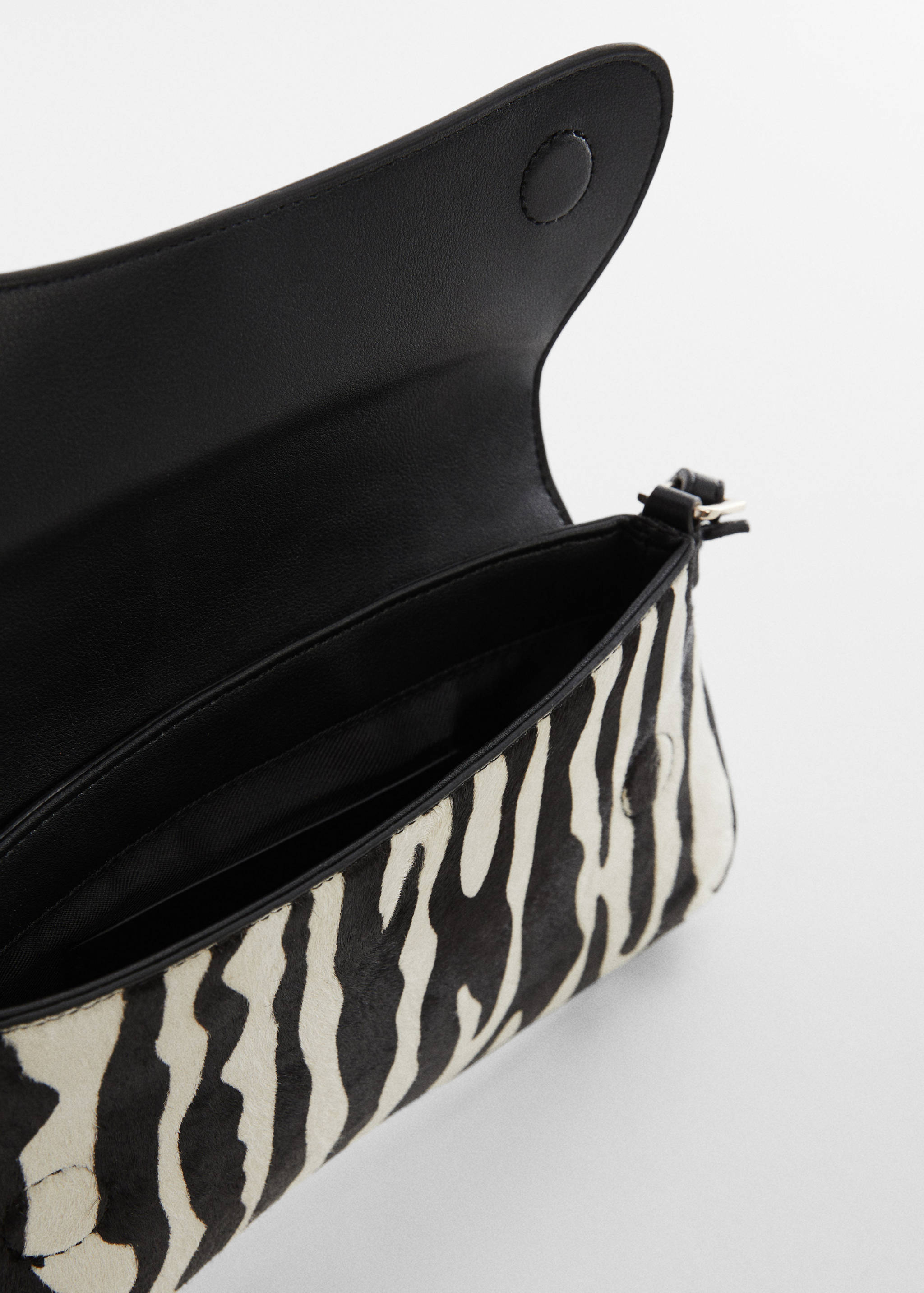 Flap leather bag - Details of the article 2