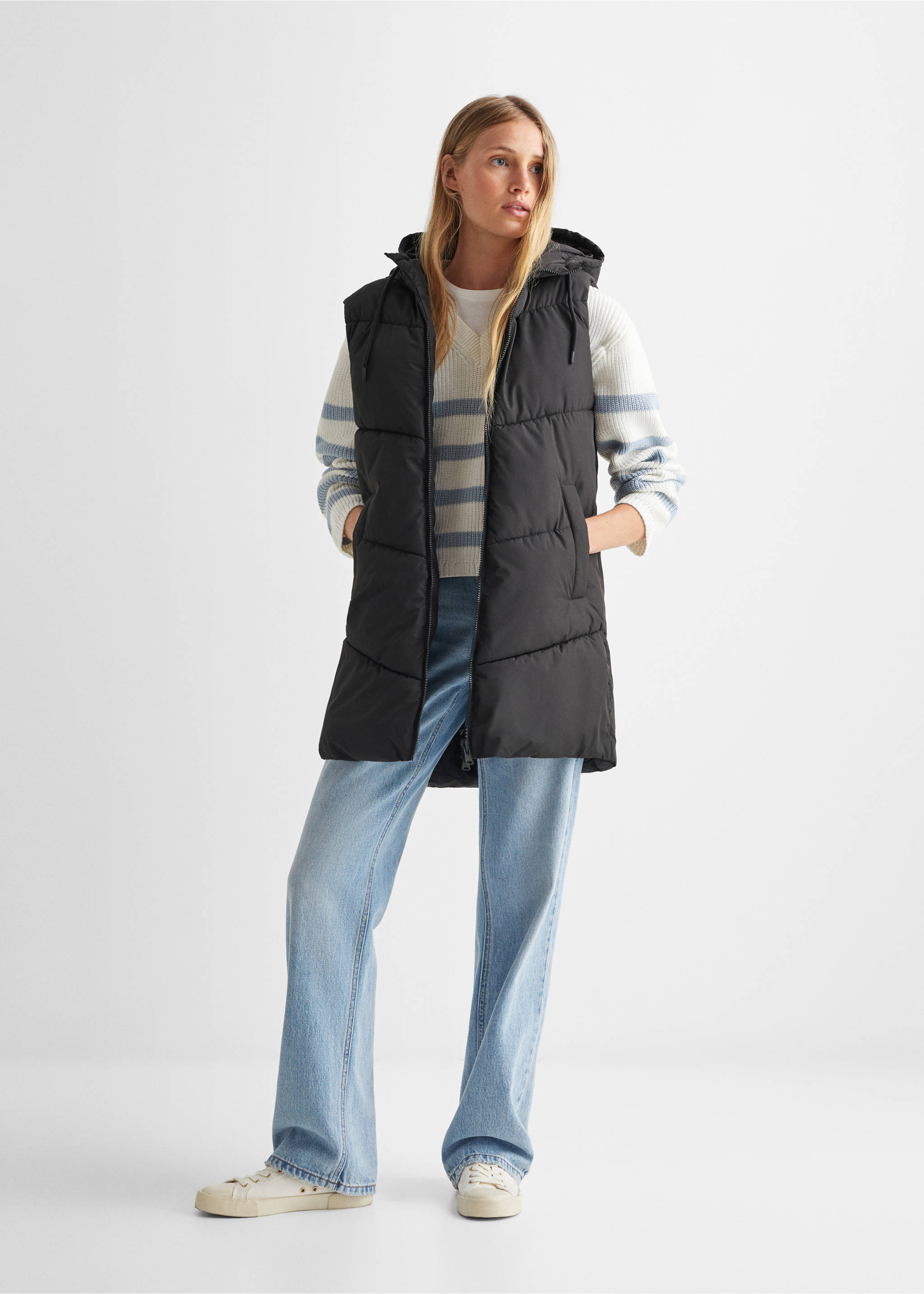 Long puffer vest - General plane, Black. Ref: 57045133-00.