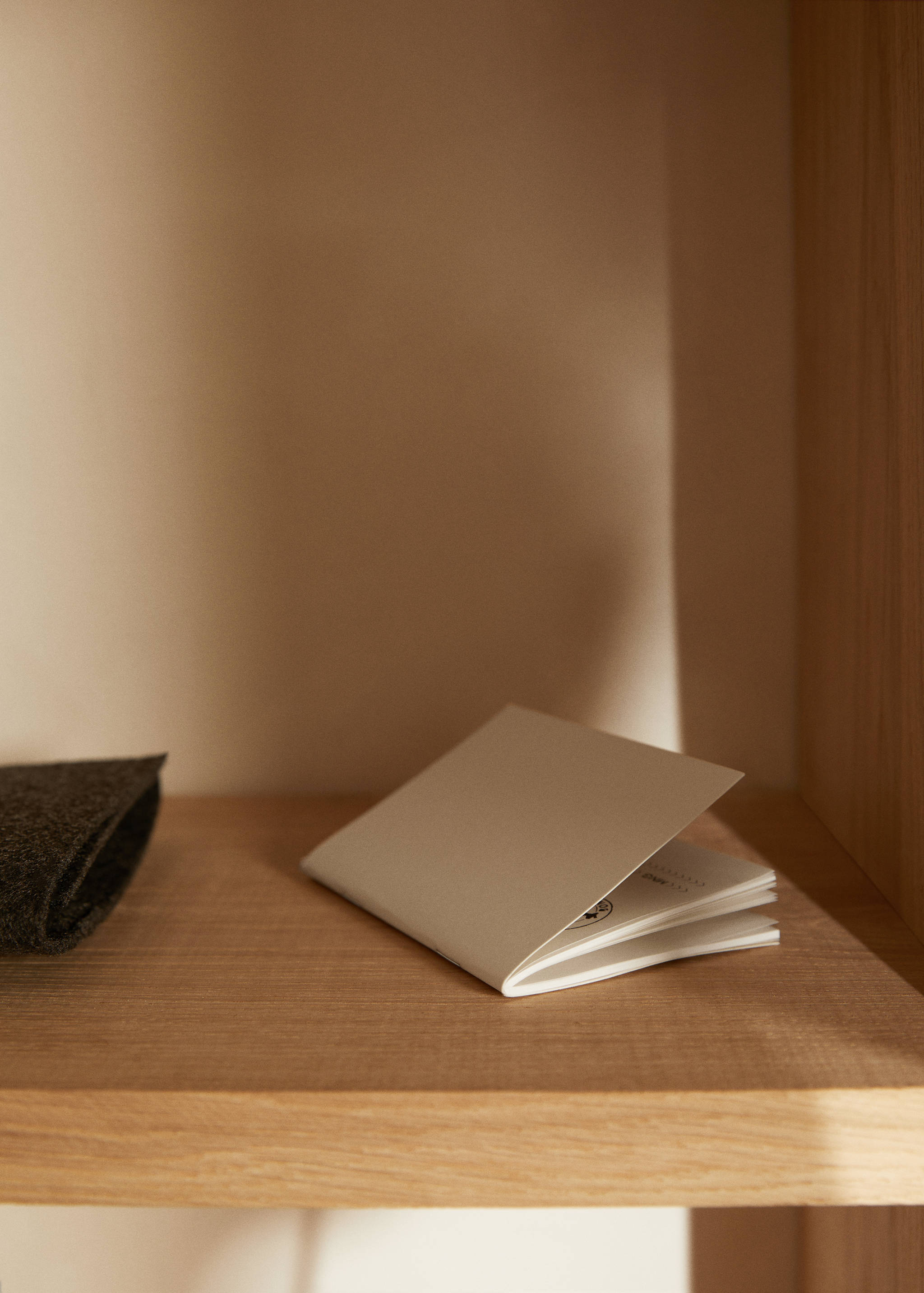 Reisepass-Notizbuch 14 x 10 cm - Allgemeine Ansicht