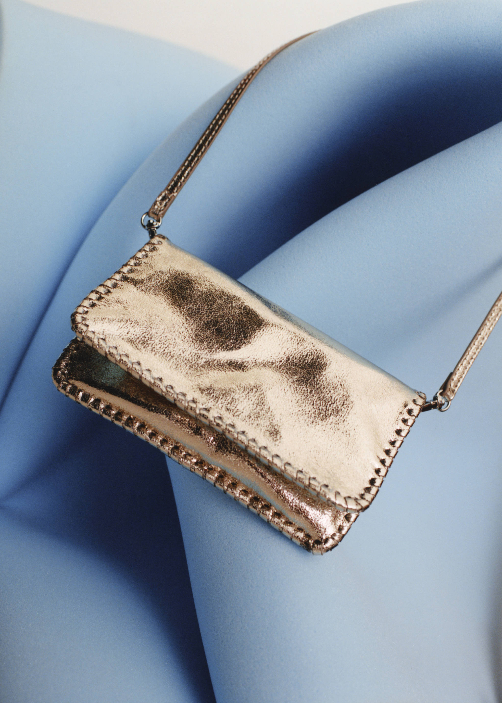 Väska med lock och kedja - Detaljer om artikeln 9