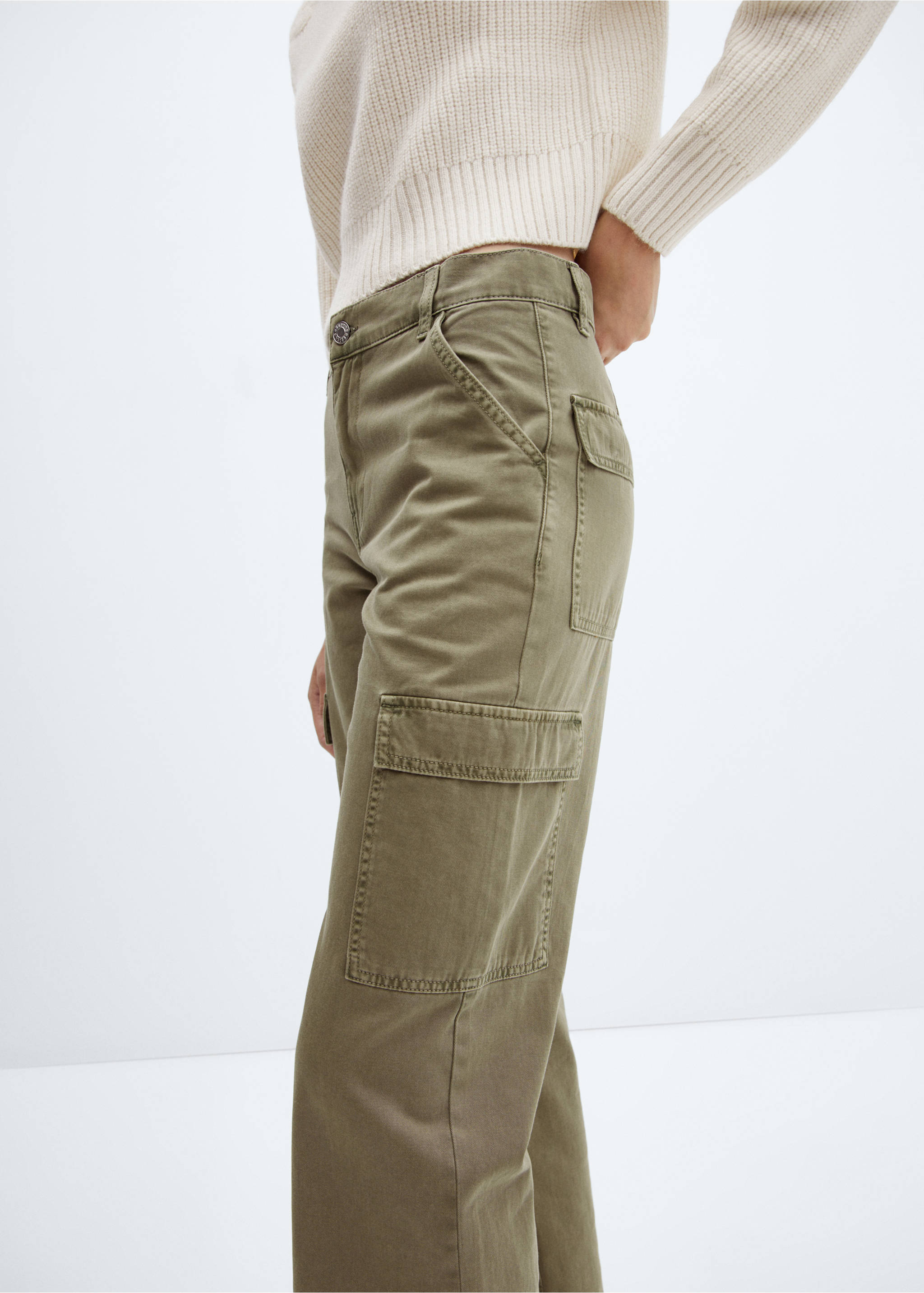 Pocket cargo jeans - Details of the article 6, Khaki. Ref: 57045801-00.