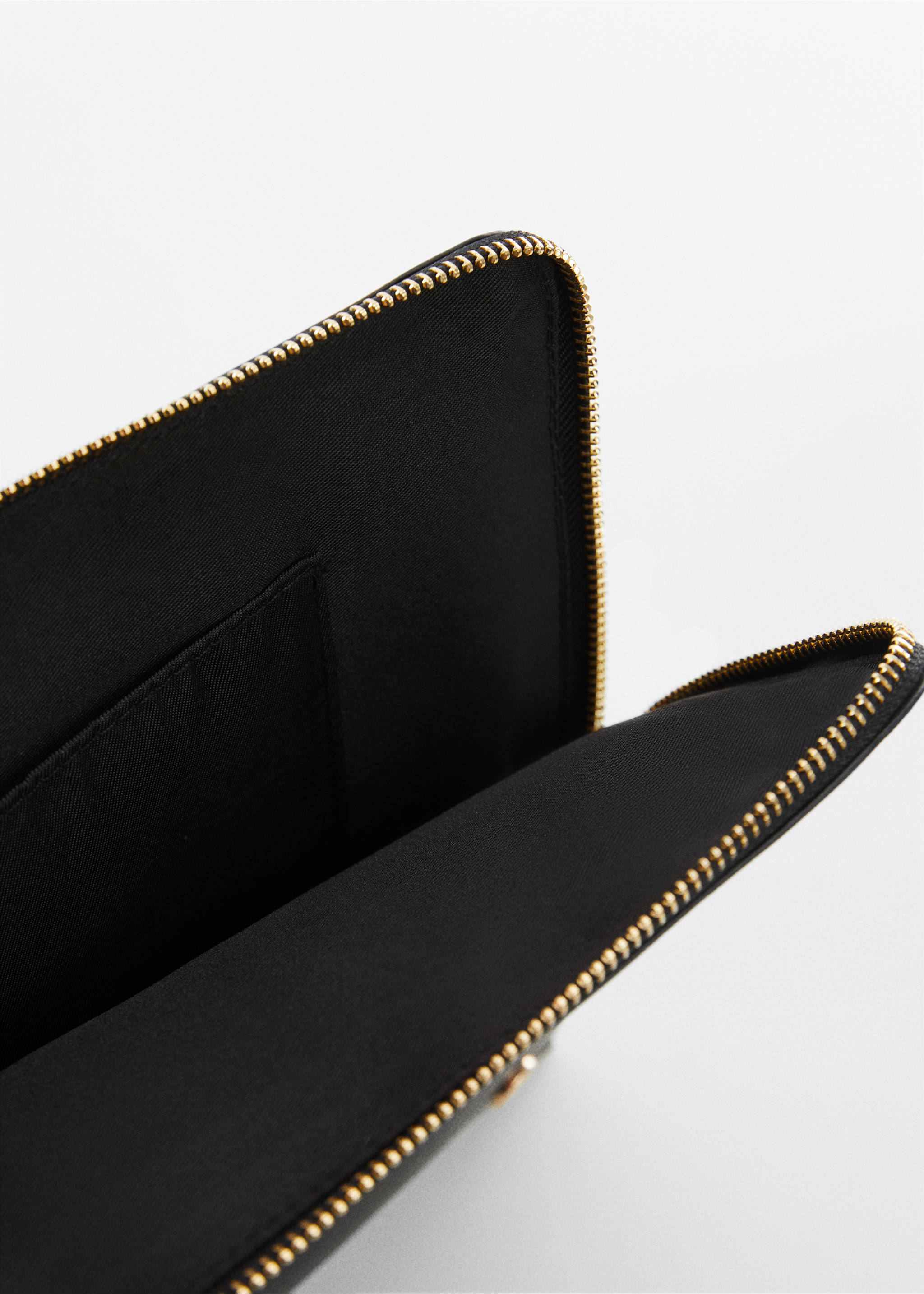 Housse ordinateur effet saffiano - Plan moyen, Noir. Ref: 57045805-00.