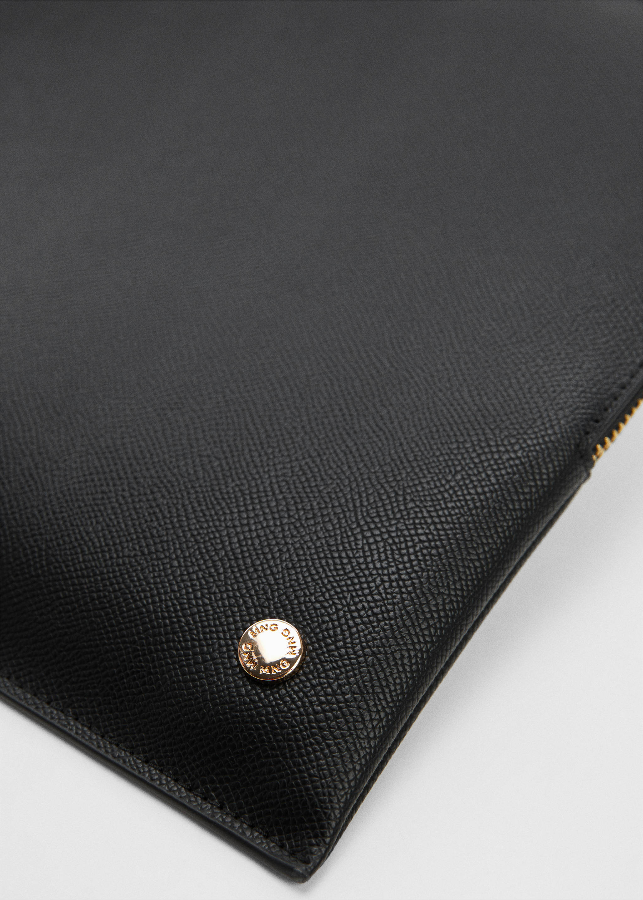 Housse ordinateur effet saffiano - Détail de l'article 1, Noir. Ref: 57045805-00.