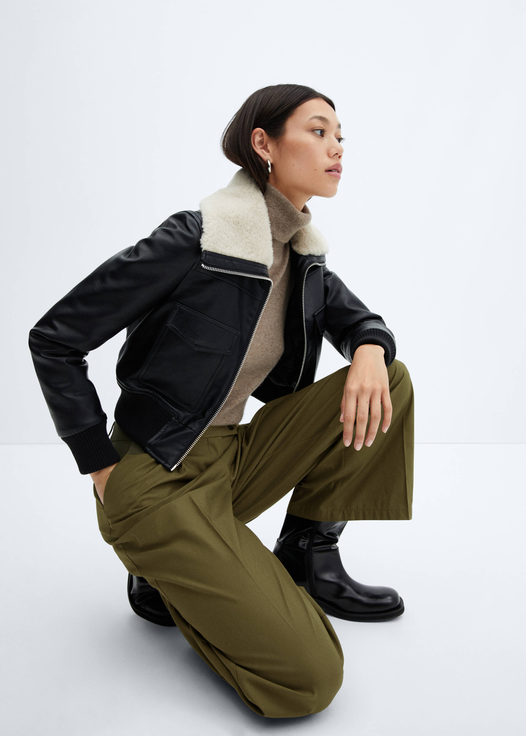 Kalhoty se záševky a širokými nohavicemi - Detail zboží 2