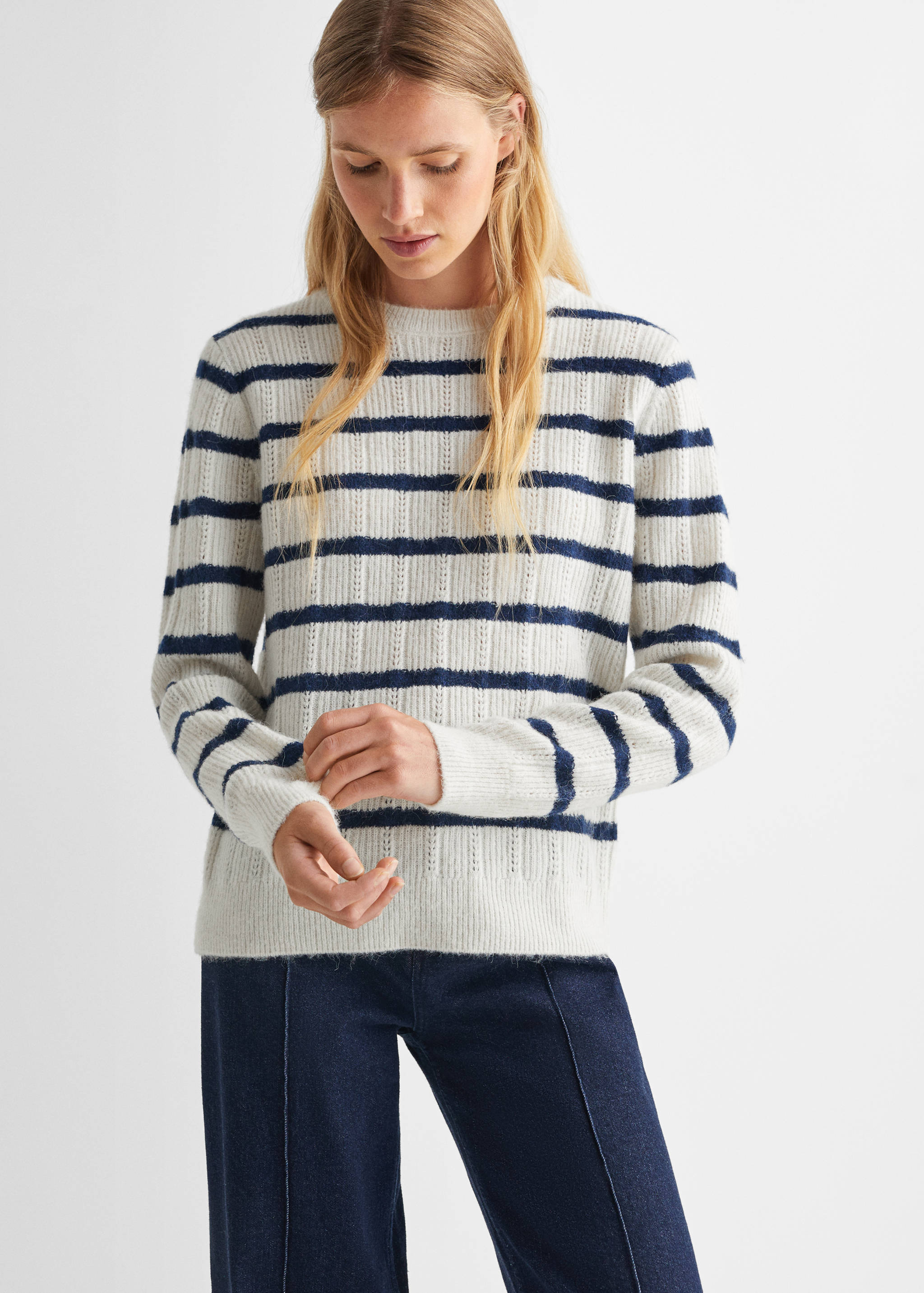 Knit striped sweater - Medium plane