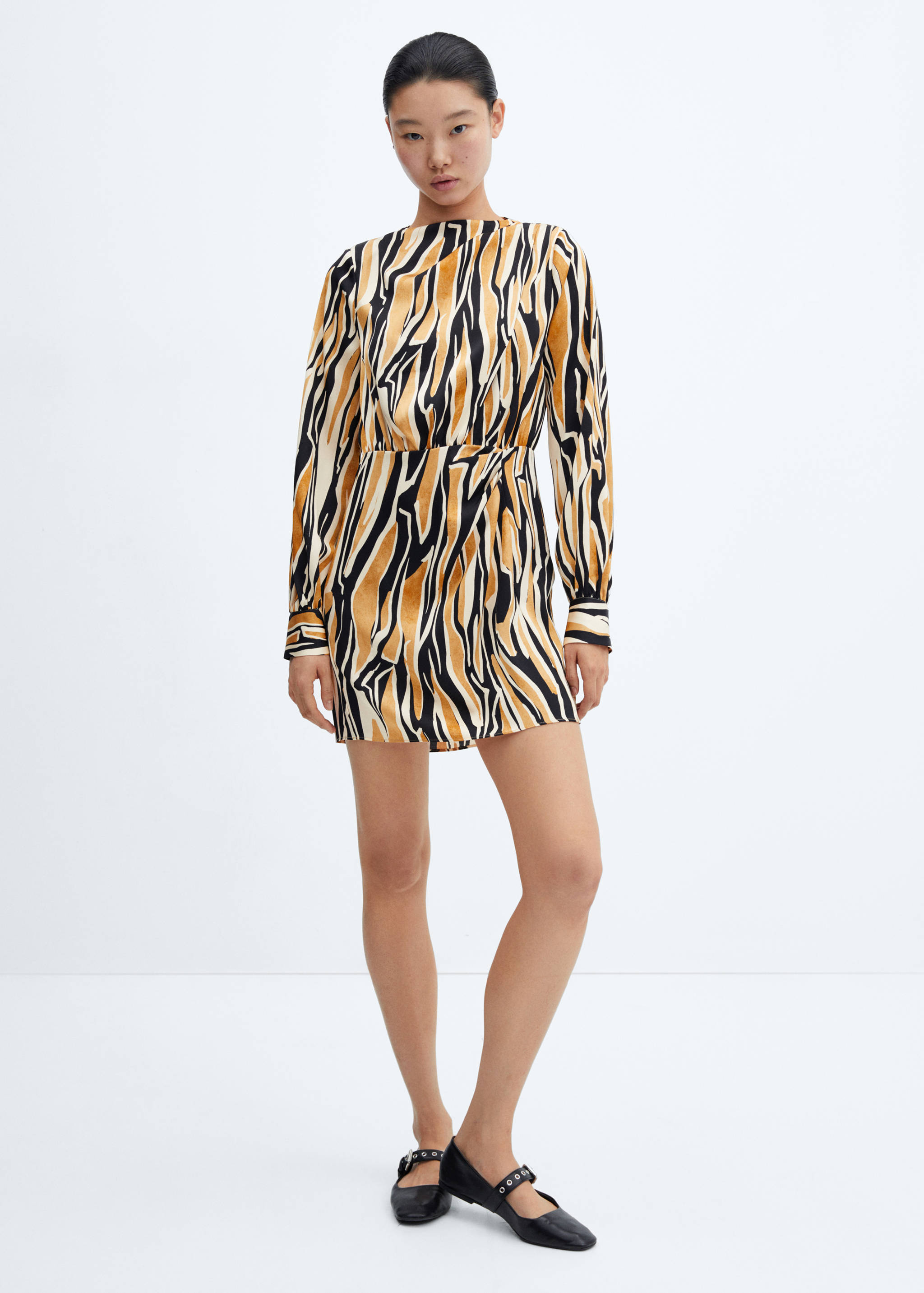 Short patterned dress - General plane