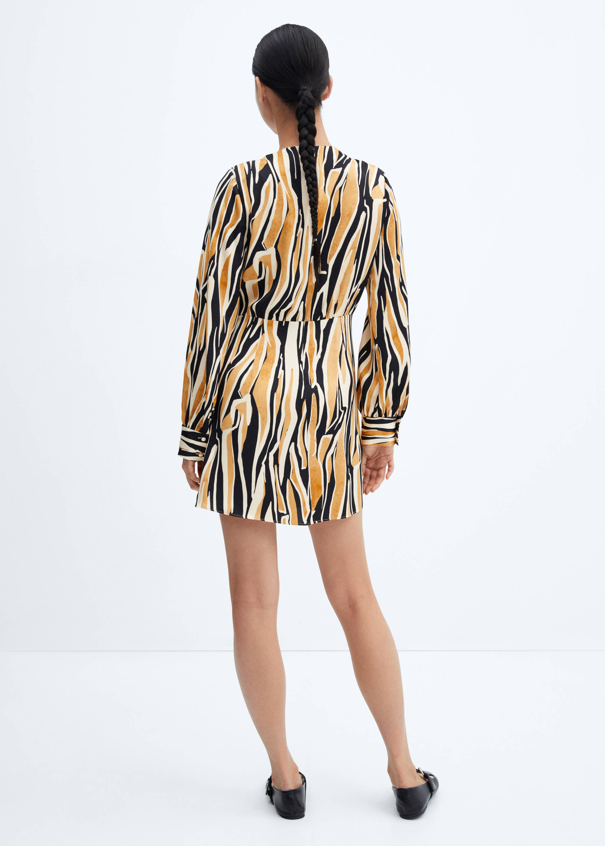 Short patterned dress - Reverse of the article