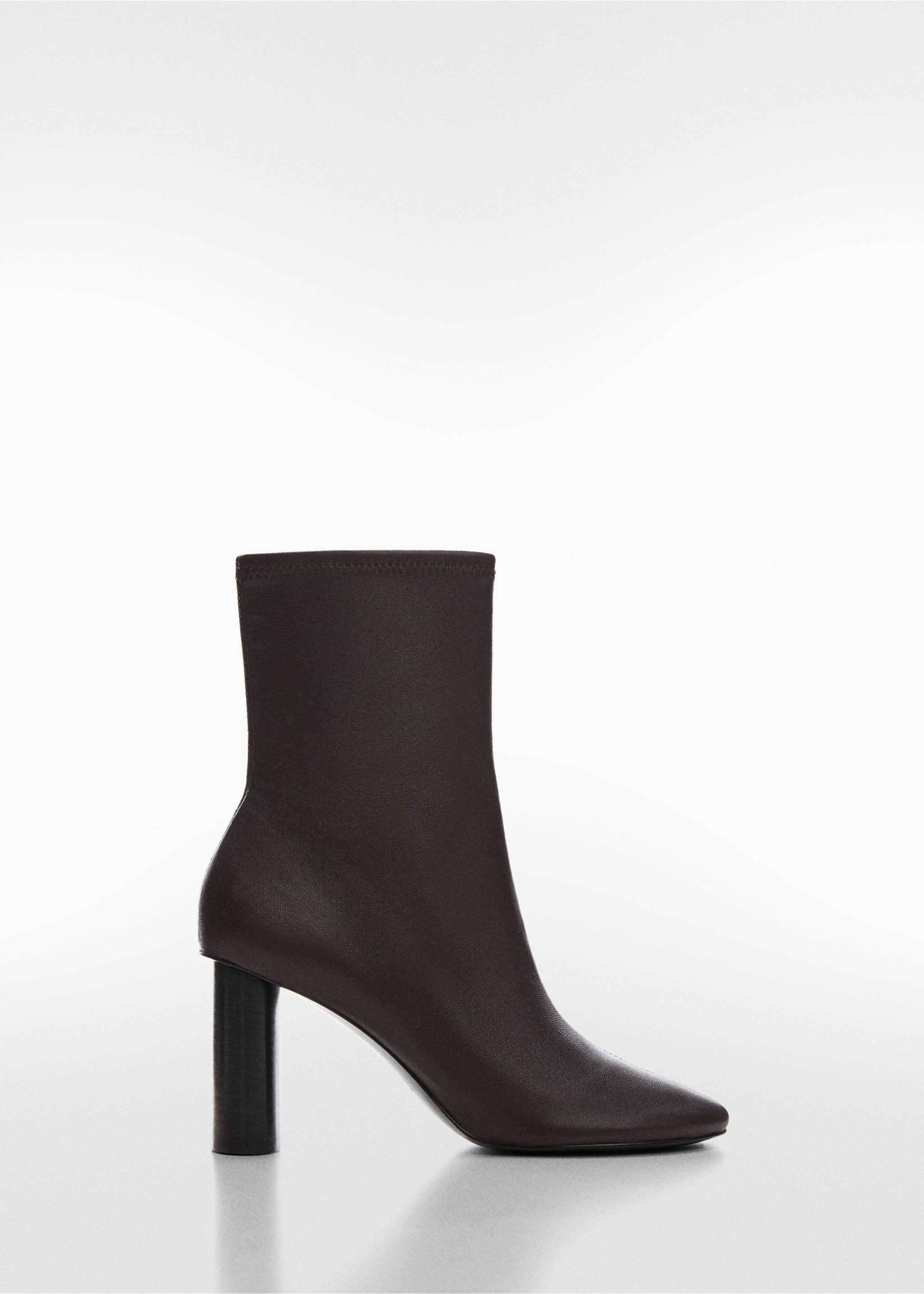 Rounded toe leather ankle boots - Article without model, Chocolate. Ref: 57046020-00.