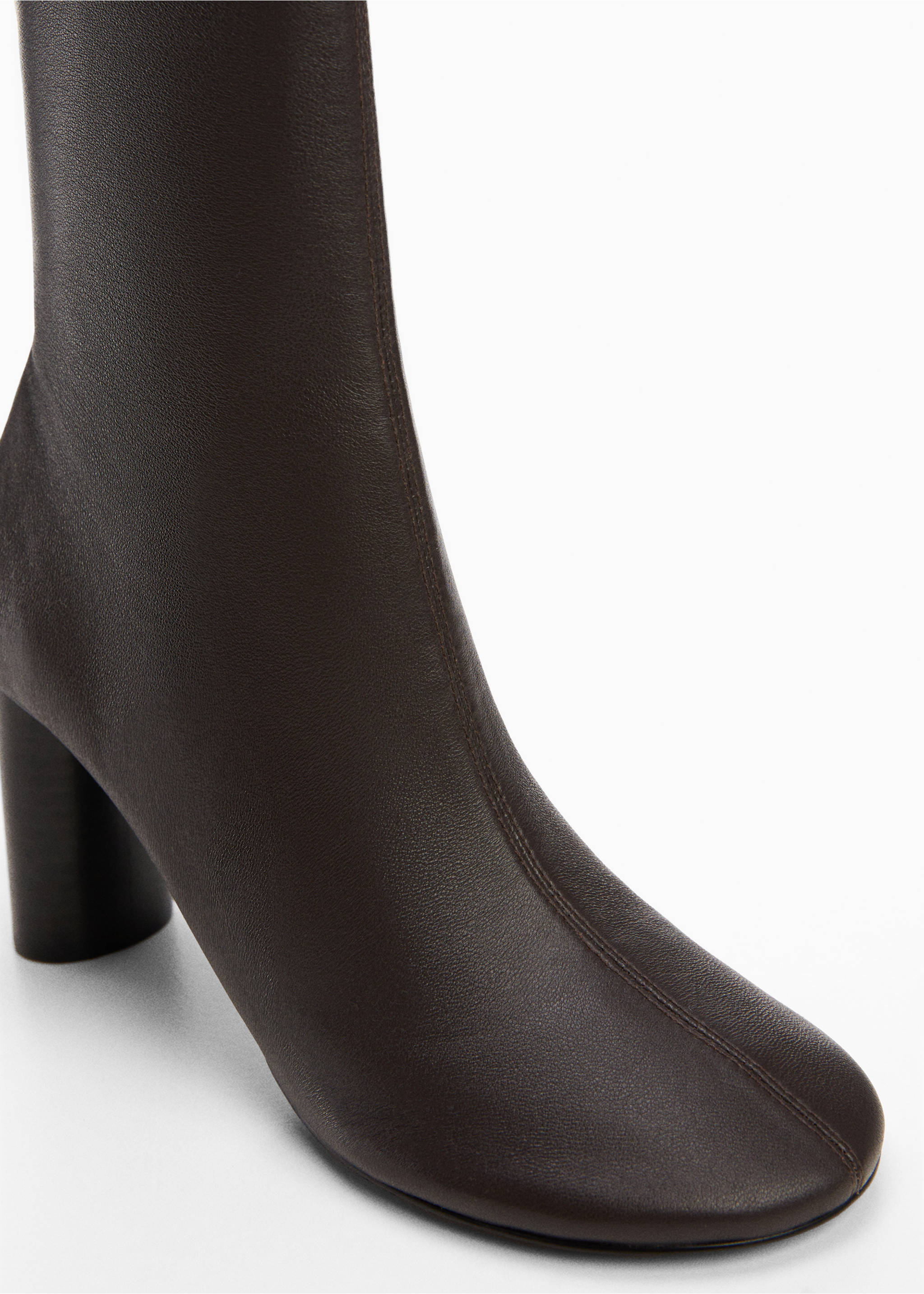 Rounded toe leather ankle boots - Details of the article 2, Chocolate. Ref: 57046020-00.