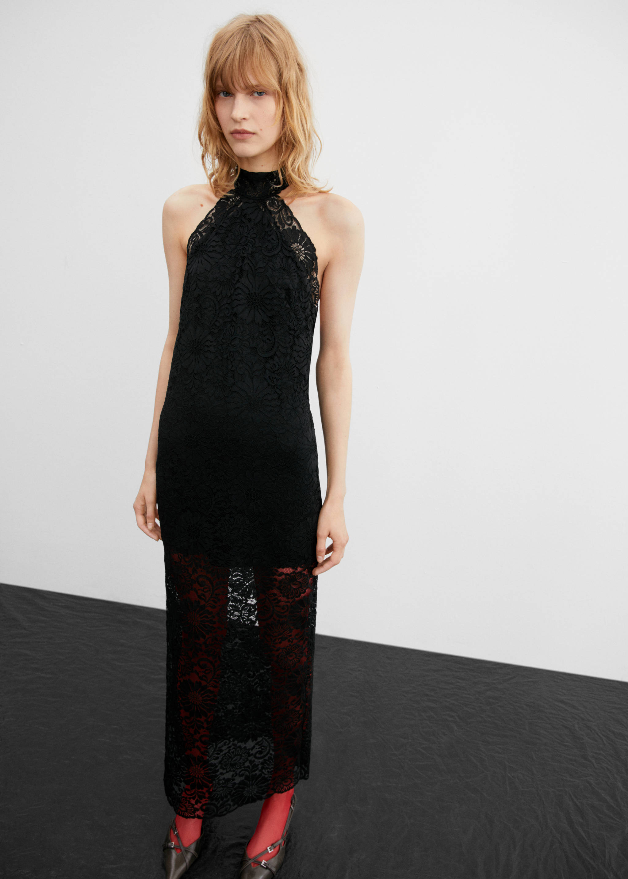Halter-neck lace dress - Medium plane