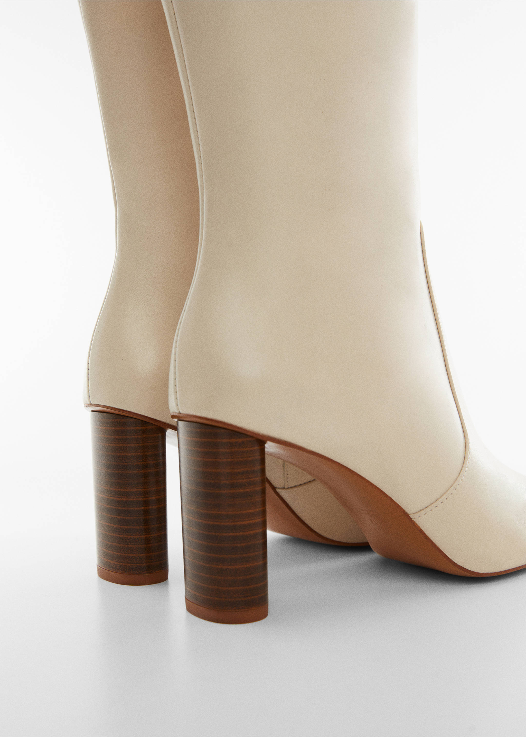 Round-toe leather boots - Details of the article 3, Beige. Ref: 57046024-00.