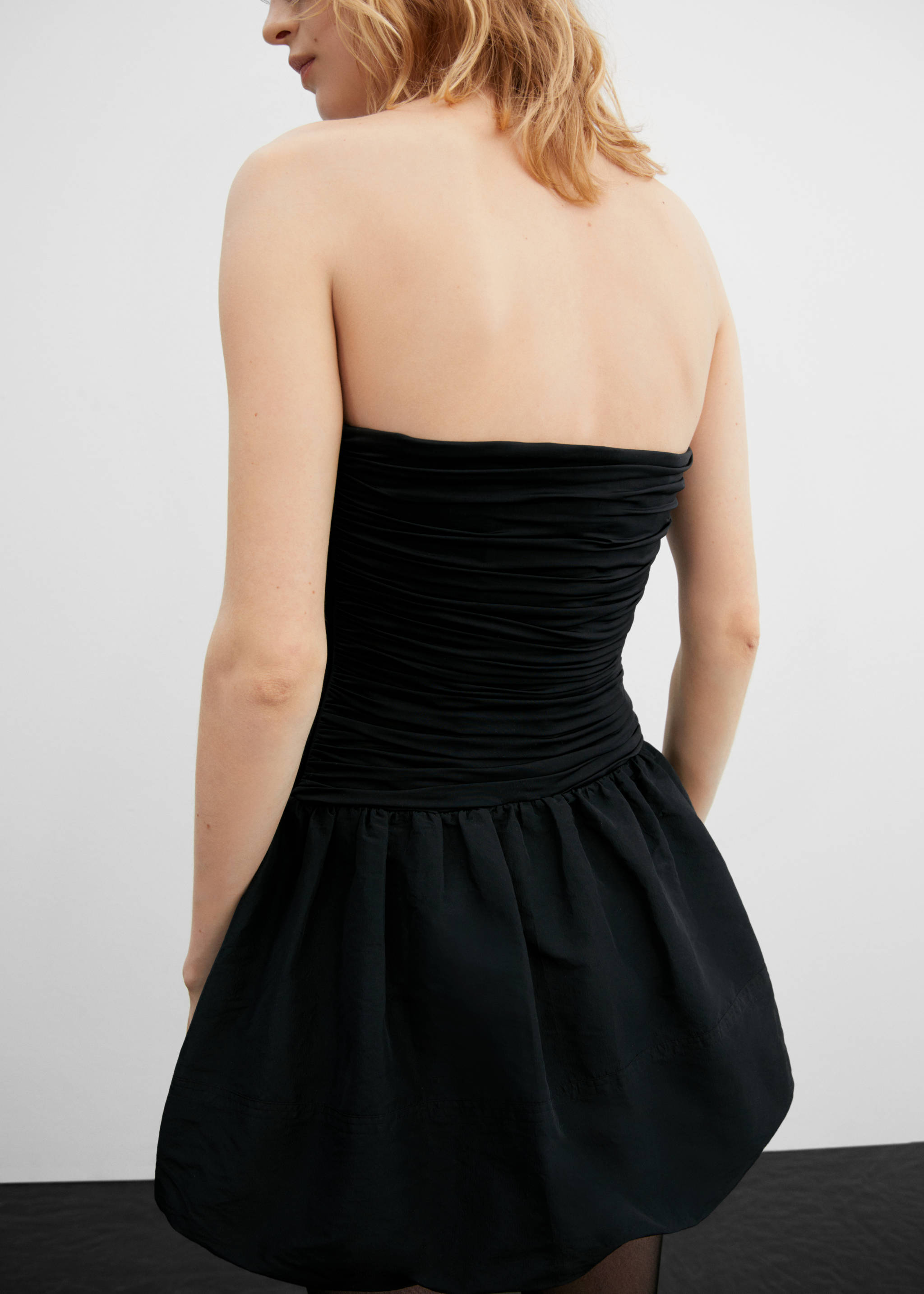 Draped body dress - Reverse of the article