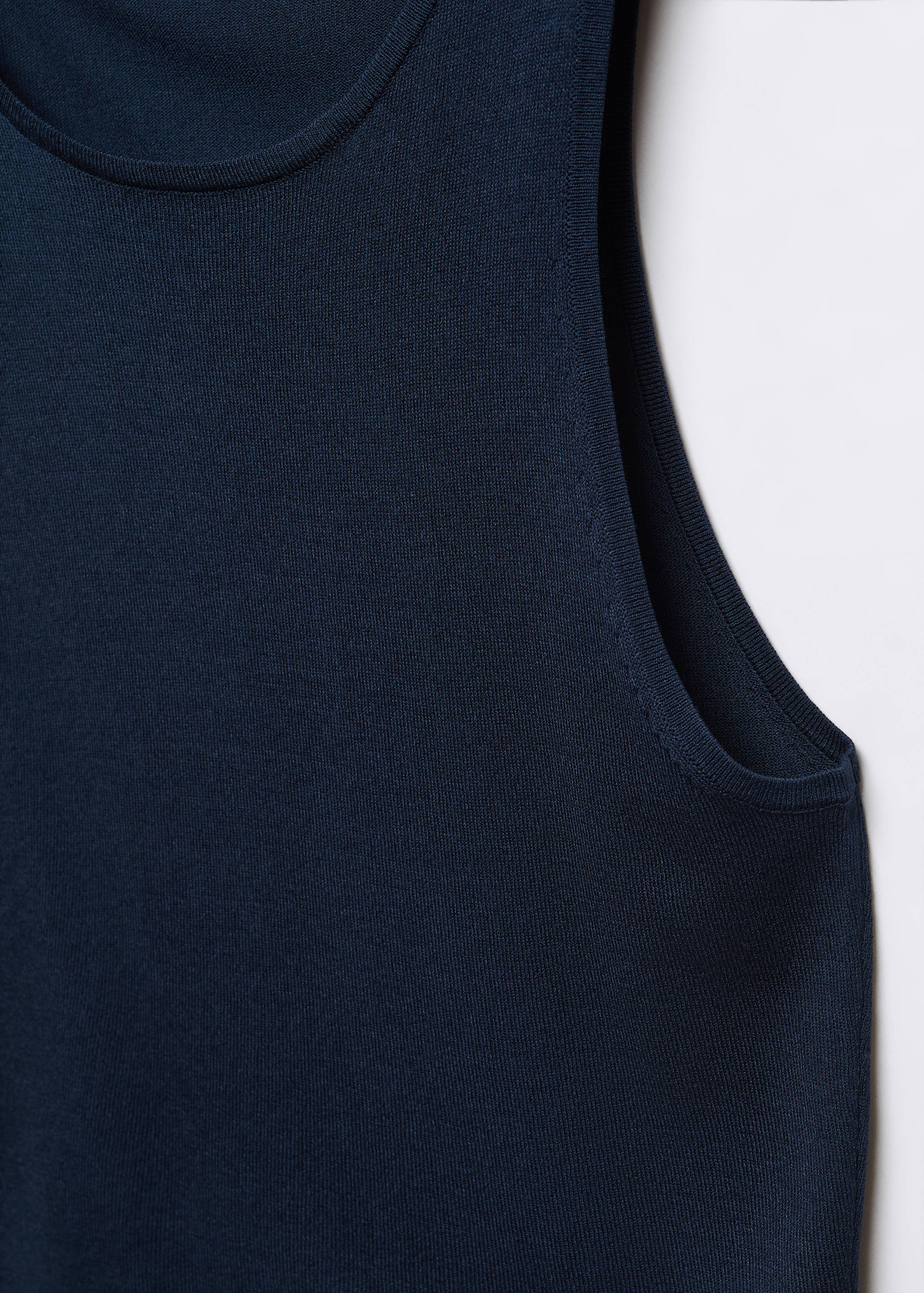 Crop top with wide straps - Details of the article 8