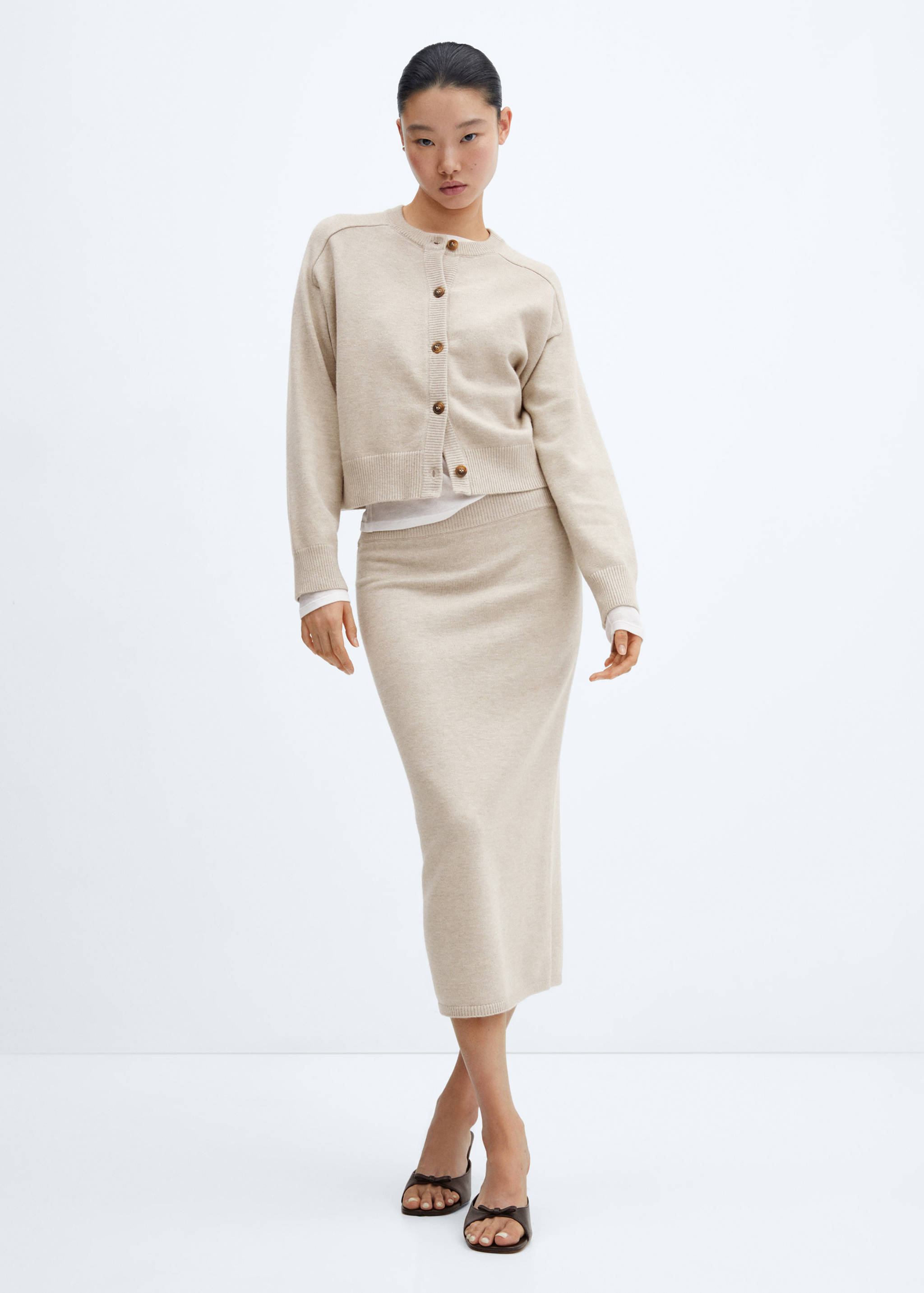 Falda midi punto - Plano general