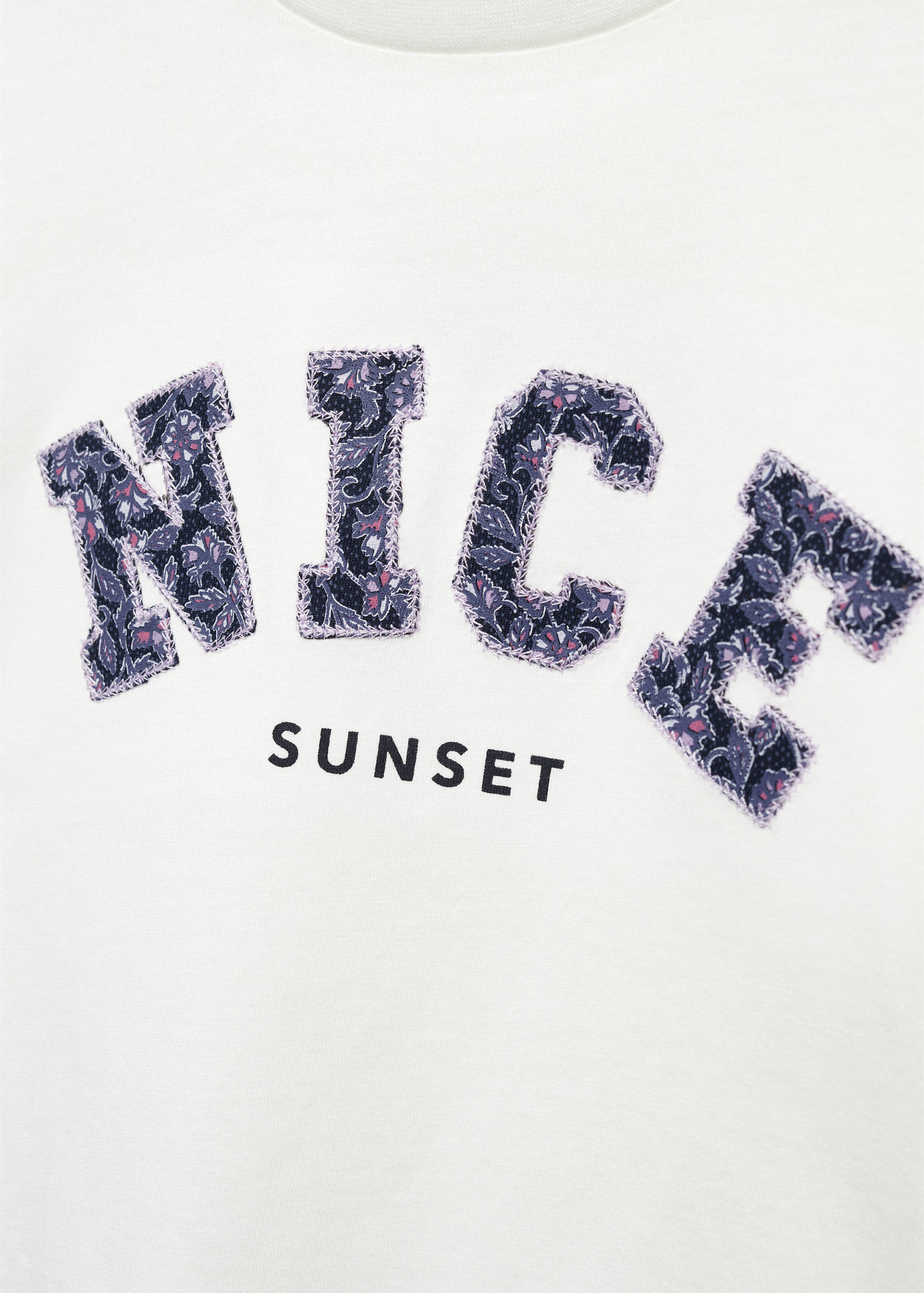 Embroidered long-sleeved t-shirt - Details of the article 8
