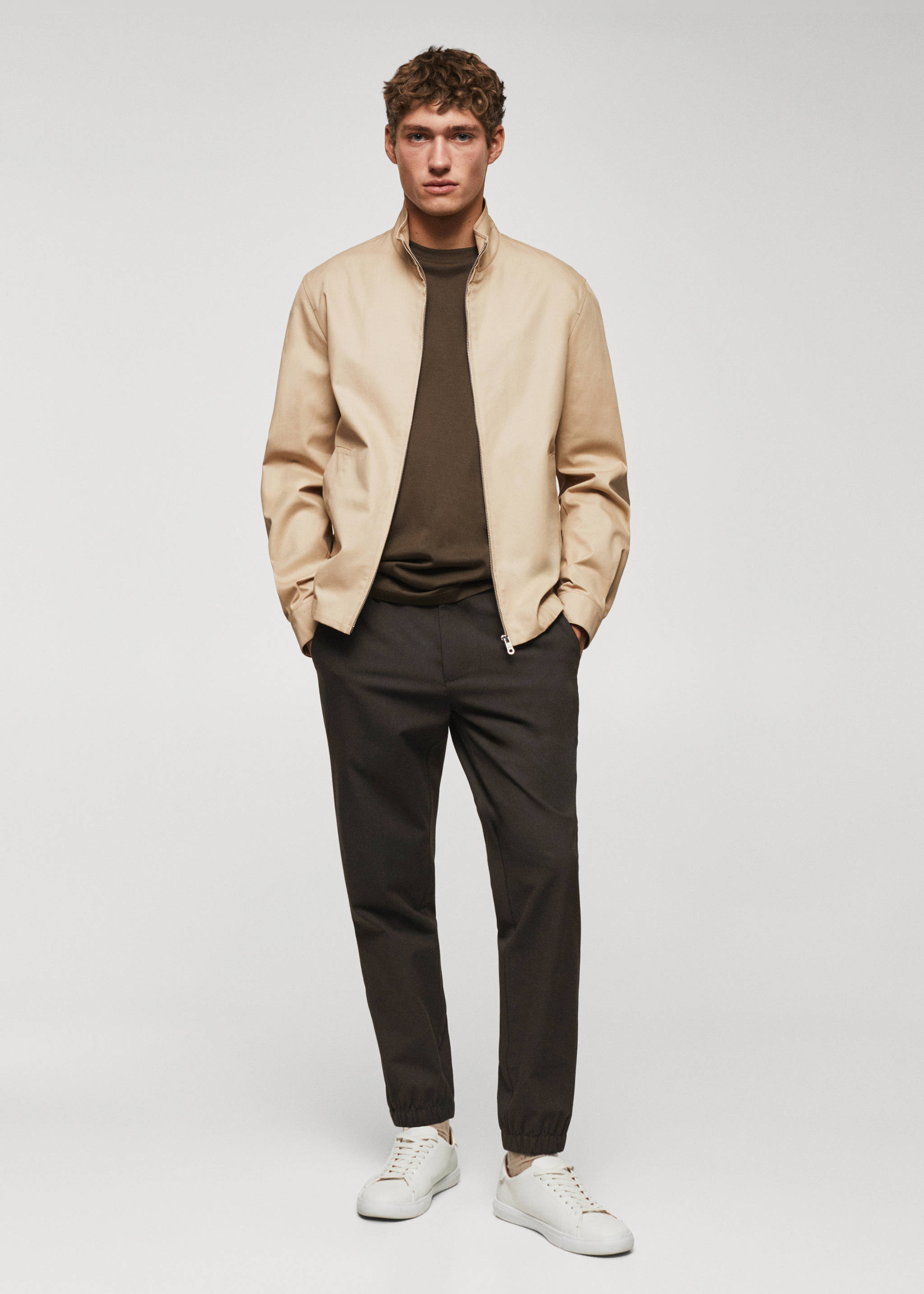 Slim Fit-Joggerpants mit Kordel - Allgemeine Ansicht