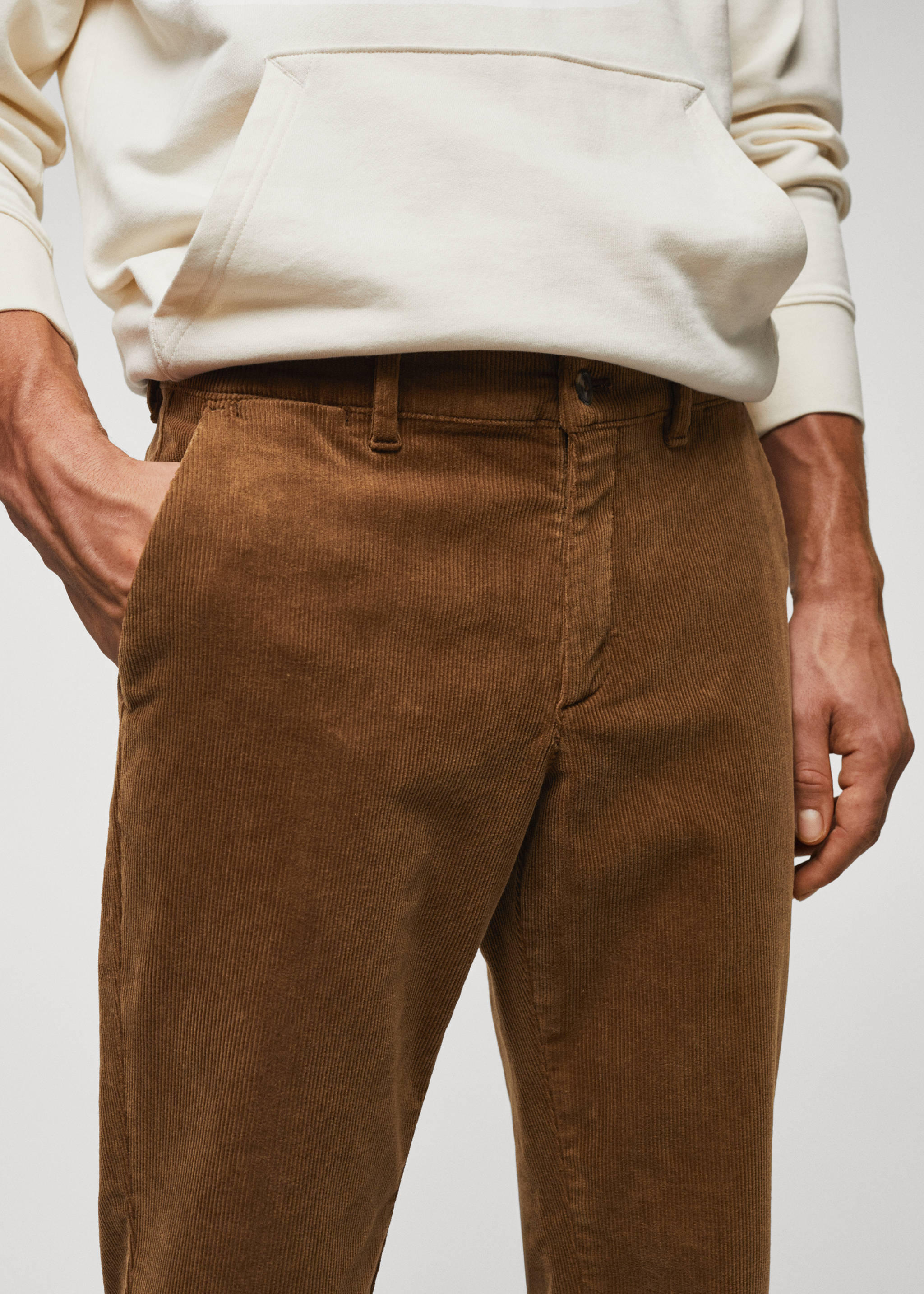 Corduroy slim-fit cropped trousers - Details of the article 1