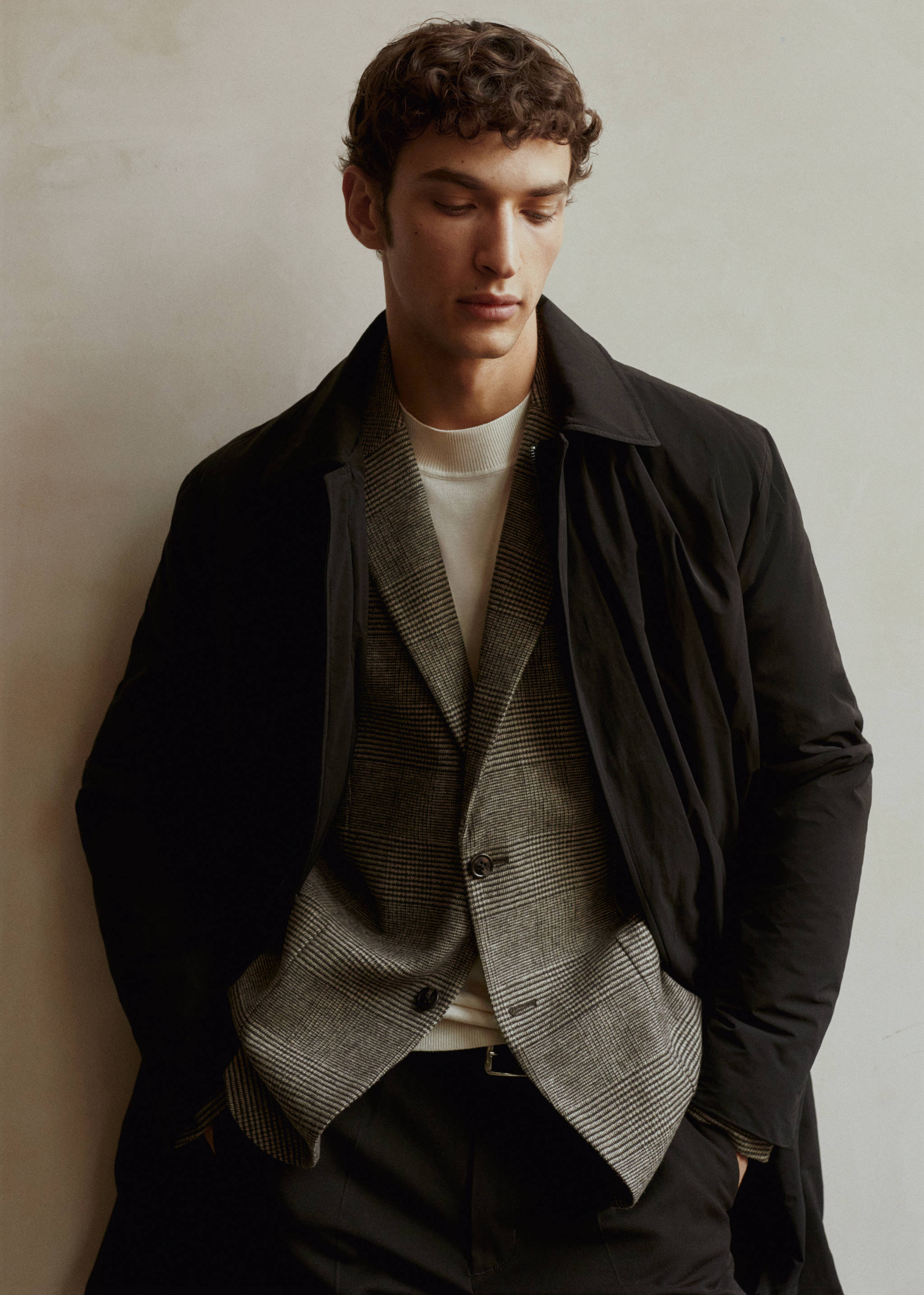 Water-repellent quilted trench coat - Details of the article 5