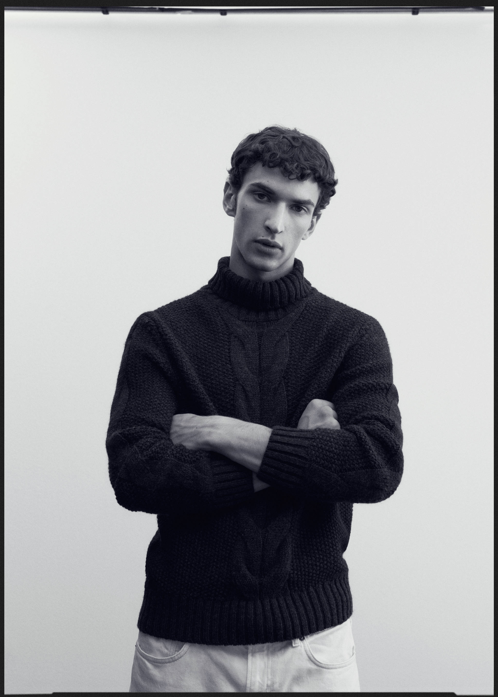 Pullover aus Wollgemisch mit Flechtmuster-Detail - Detail des Artikels 5