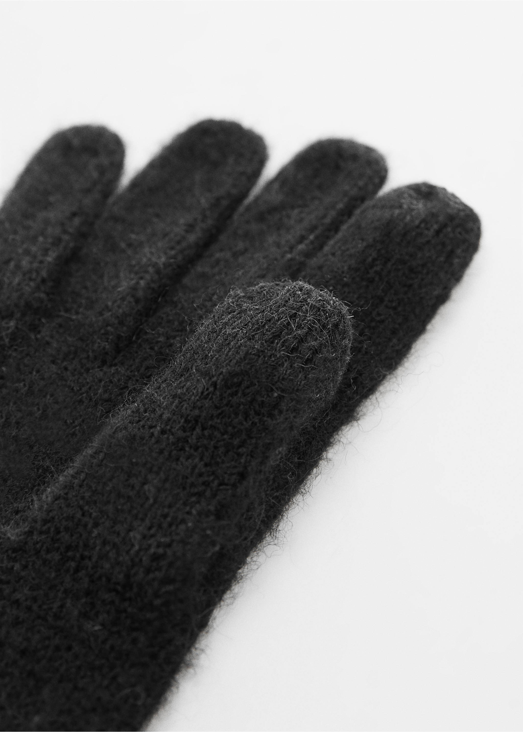 Ribbed knit gloves - Details of the article 1, Black. Ref: 57047740-00.