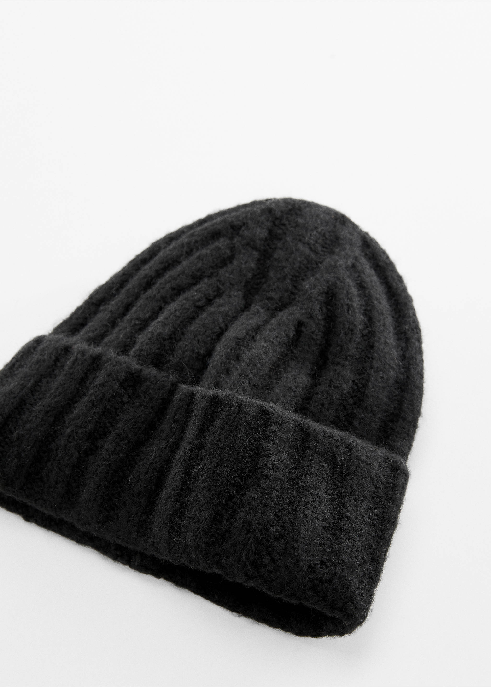 Ribbed beanie - Medium plane, Black. Ref: 57047741-00.