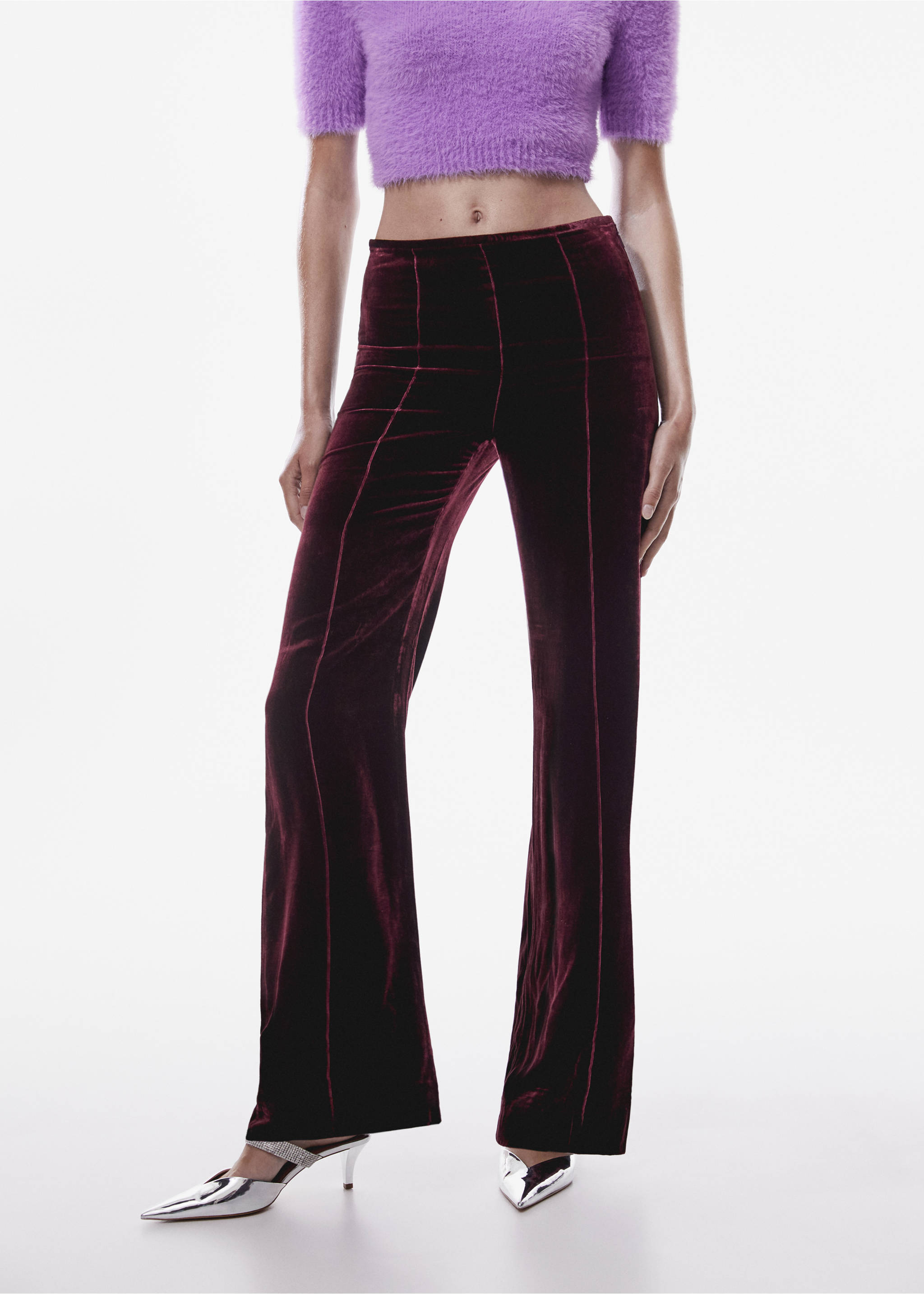 Pantalon velours évasé - Plan moyen, Grenat. Ref: 57047762-00.