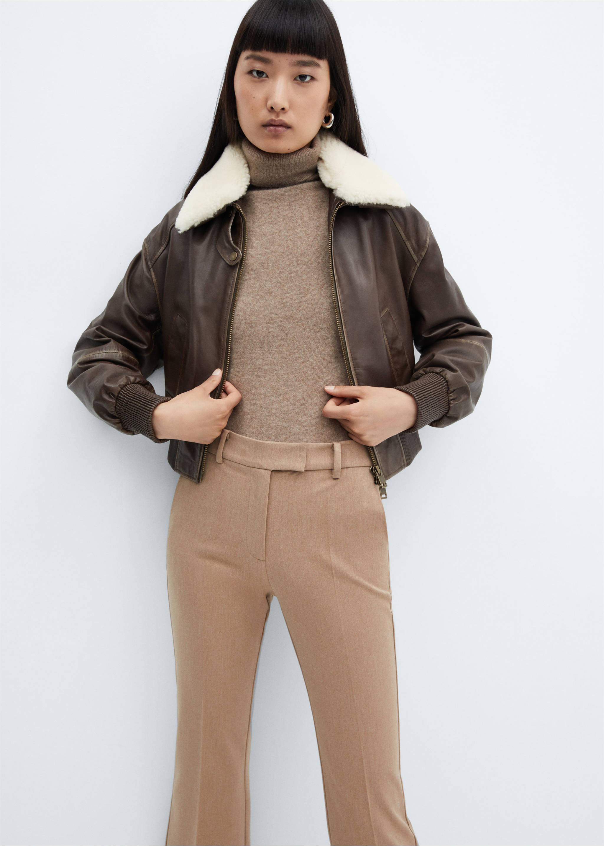 Schlaghose in Cropped-Länge - Detail des Artikels 2, Mittelbraun. Ref: 57048267-00.