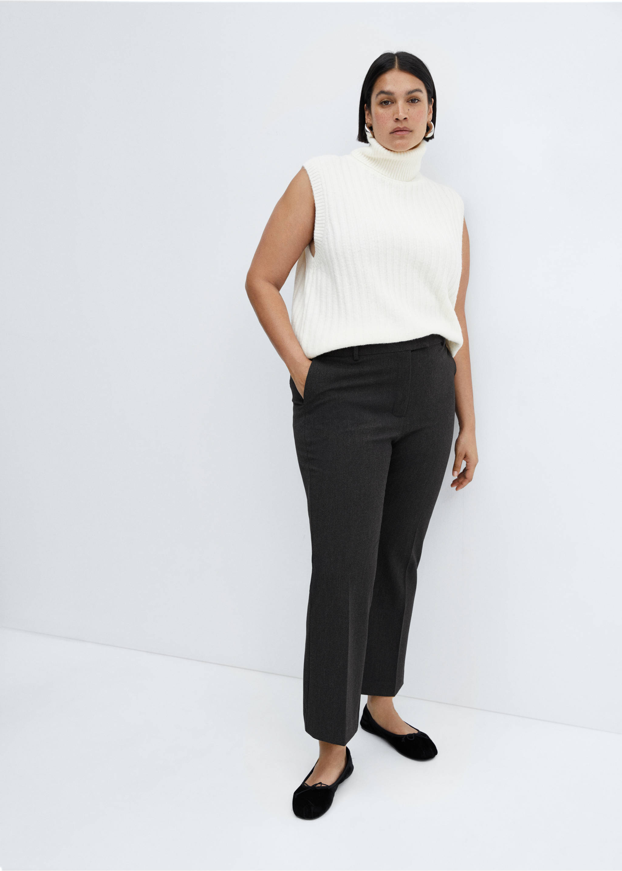 Pantalon évasé crop - Détail de l'article 4, Gris. Ref: 57048267-00.