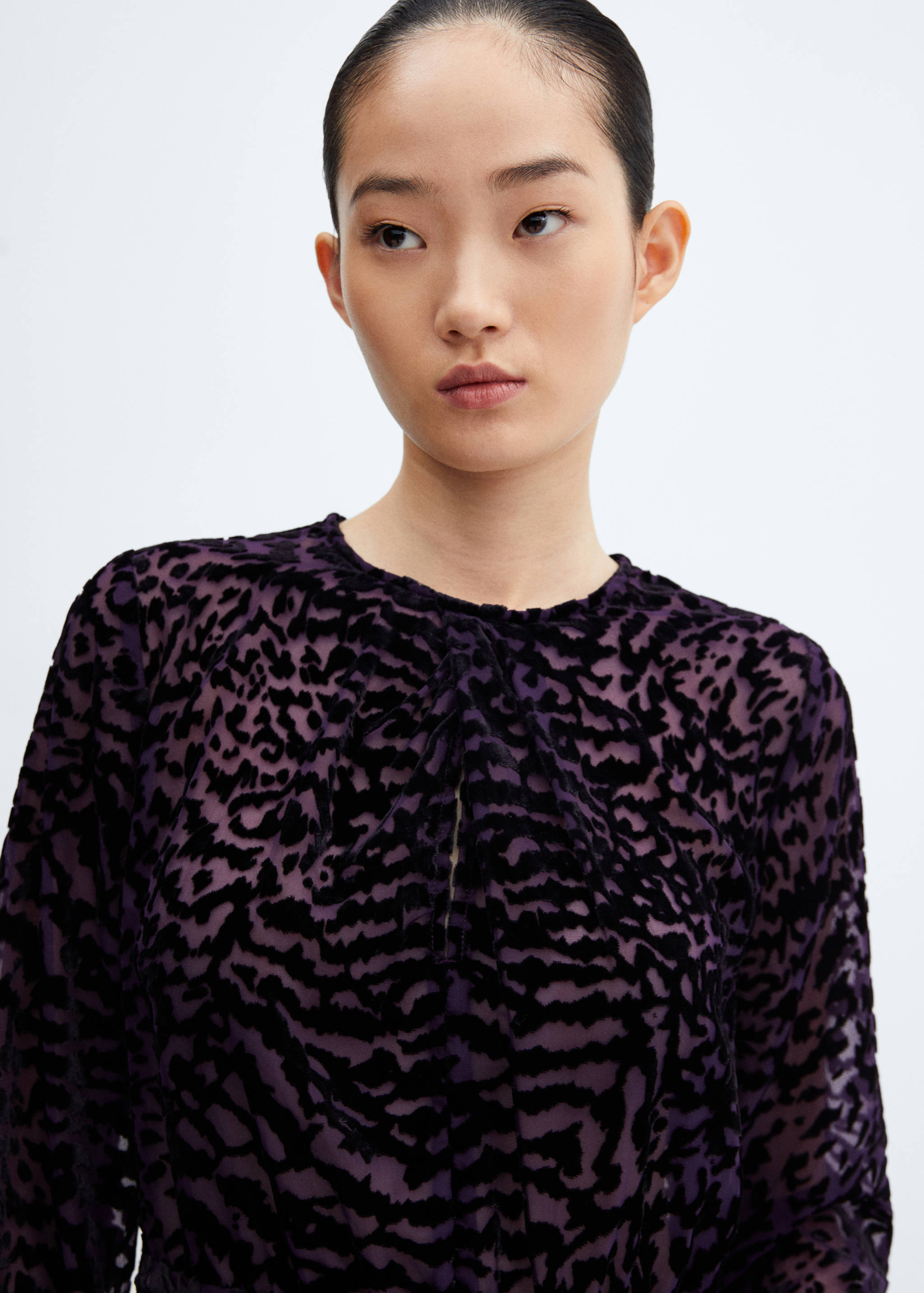 Sukienka z aksamitu ze zwierzęcym wzorem - Szczegóły artykułu 1