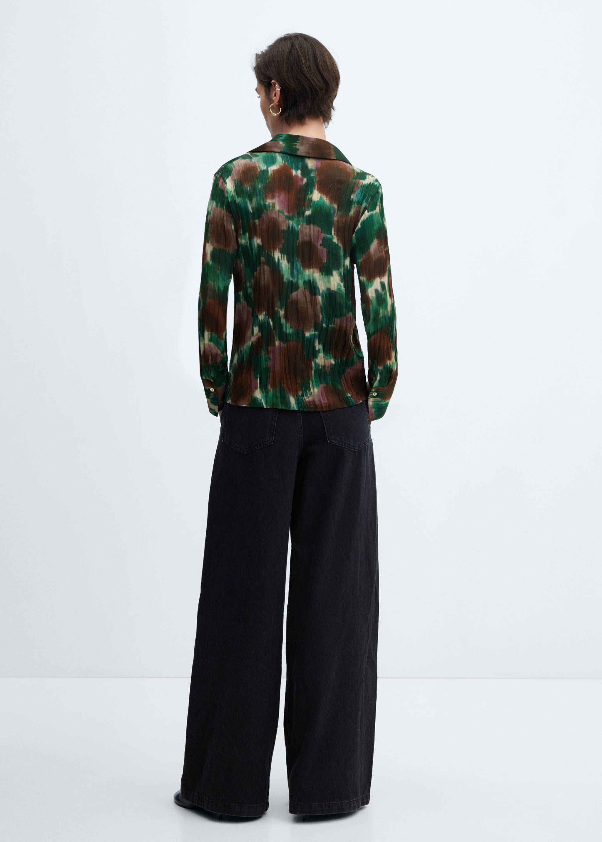 Flowy printed shirt - Reverse of the article