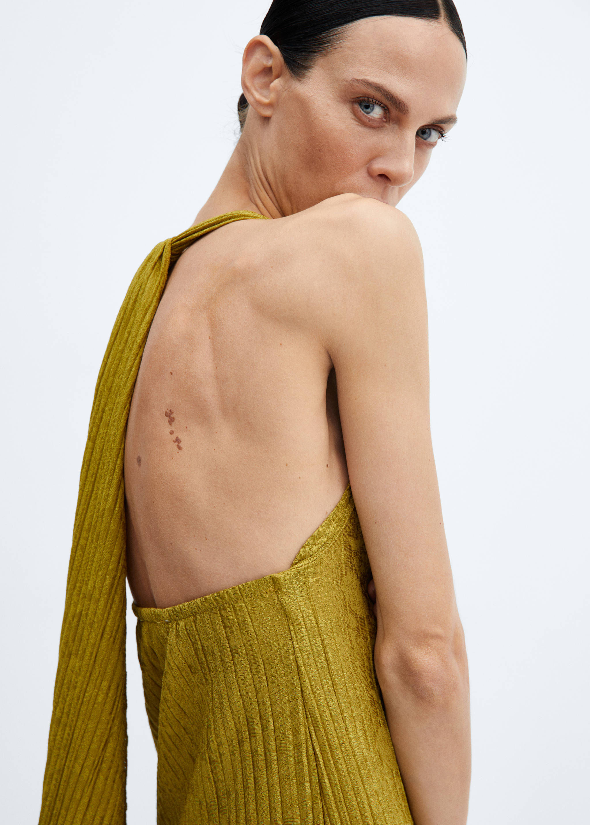 Open-back pleated dress - Details of the article 1