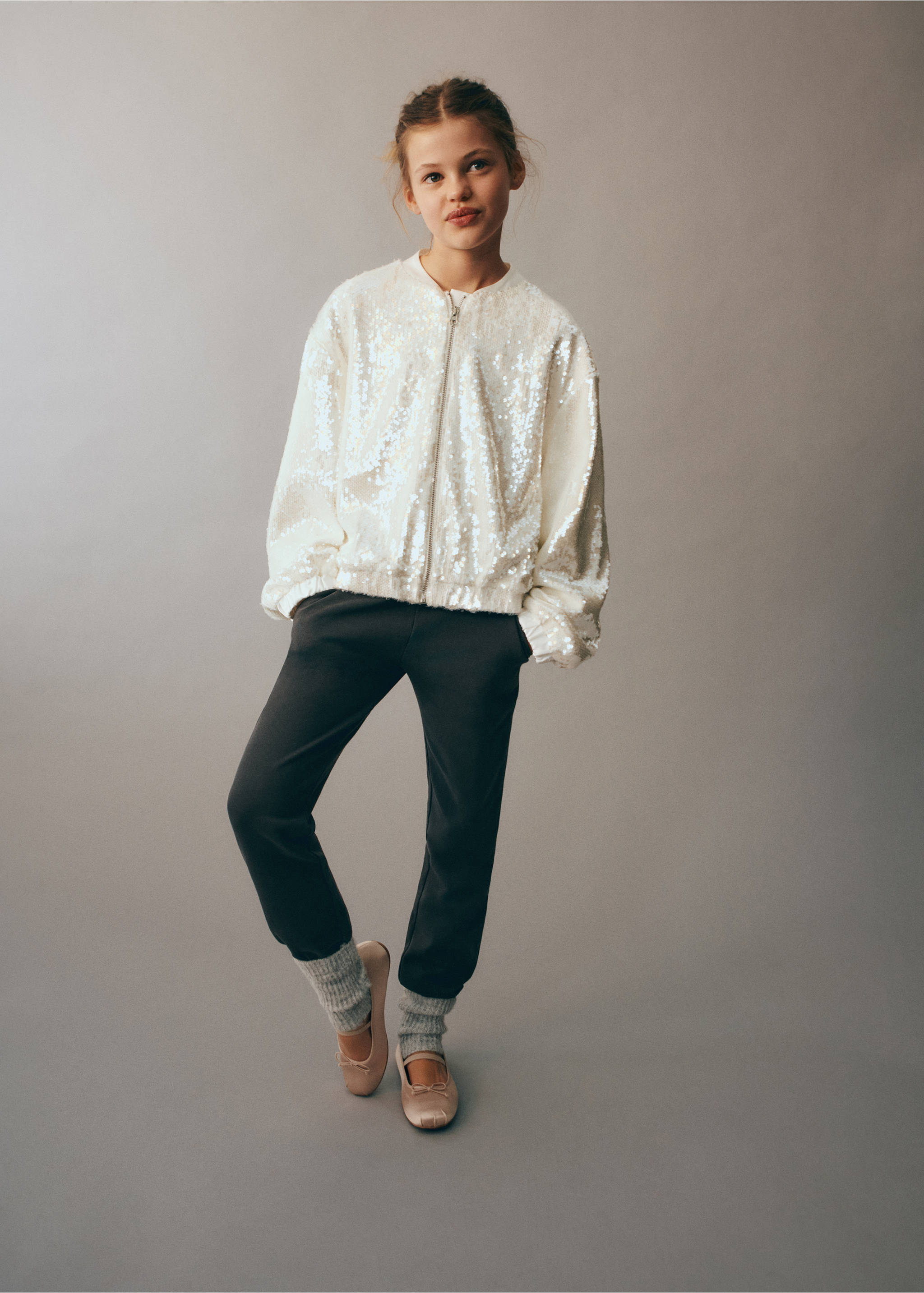 Cotton jogger-style trousers - Details of the article 5, Charcoal. Ref: 57048636-00.