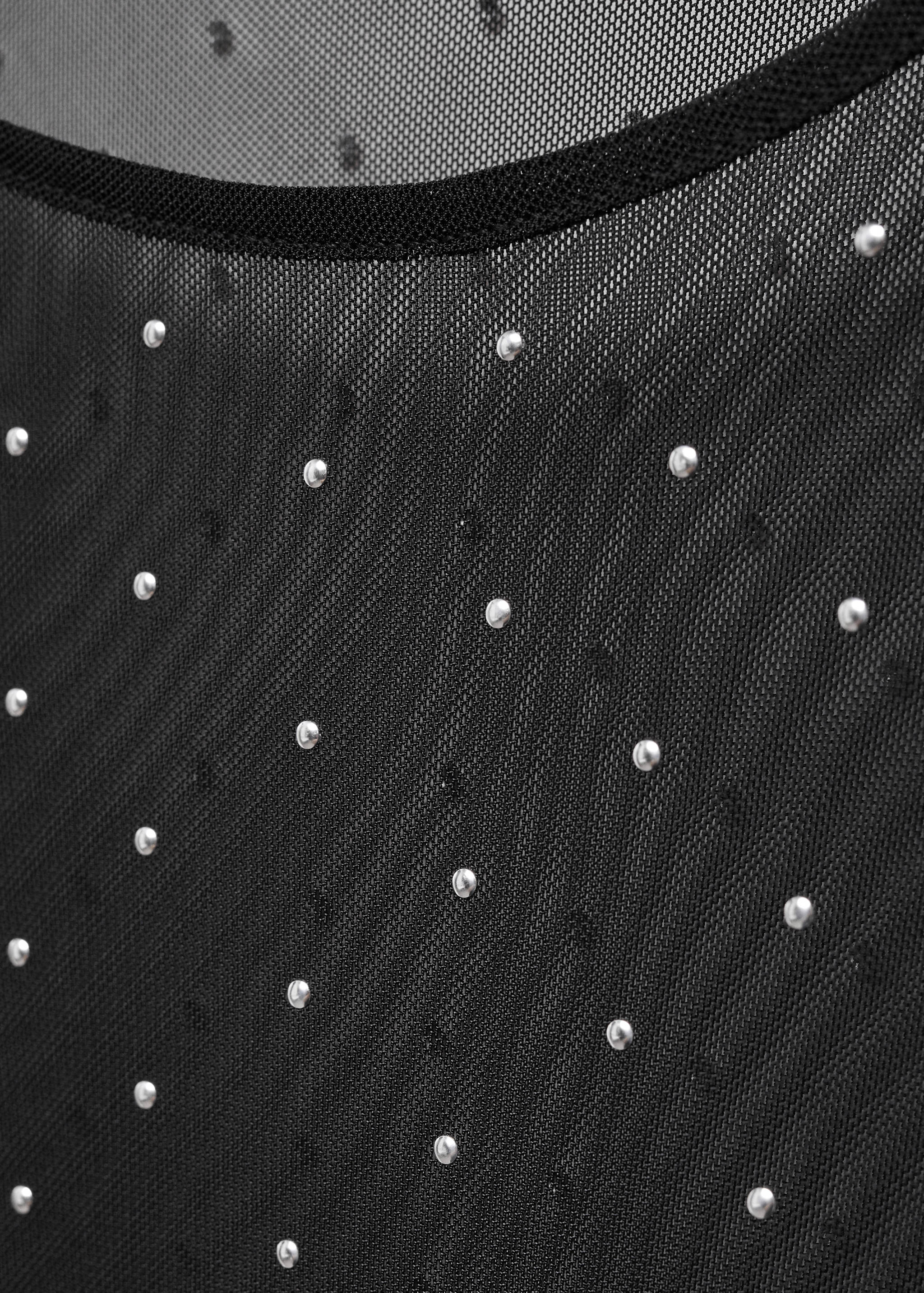 Halbdurchsichtiges T-Shirt mit Nieten - Detail des Artikels 8