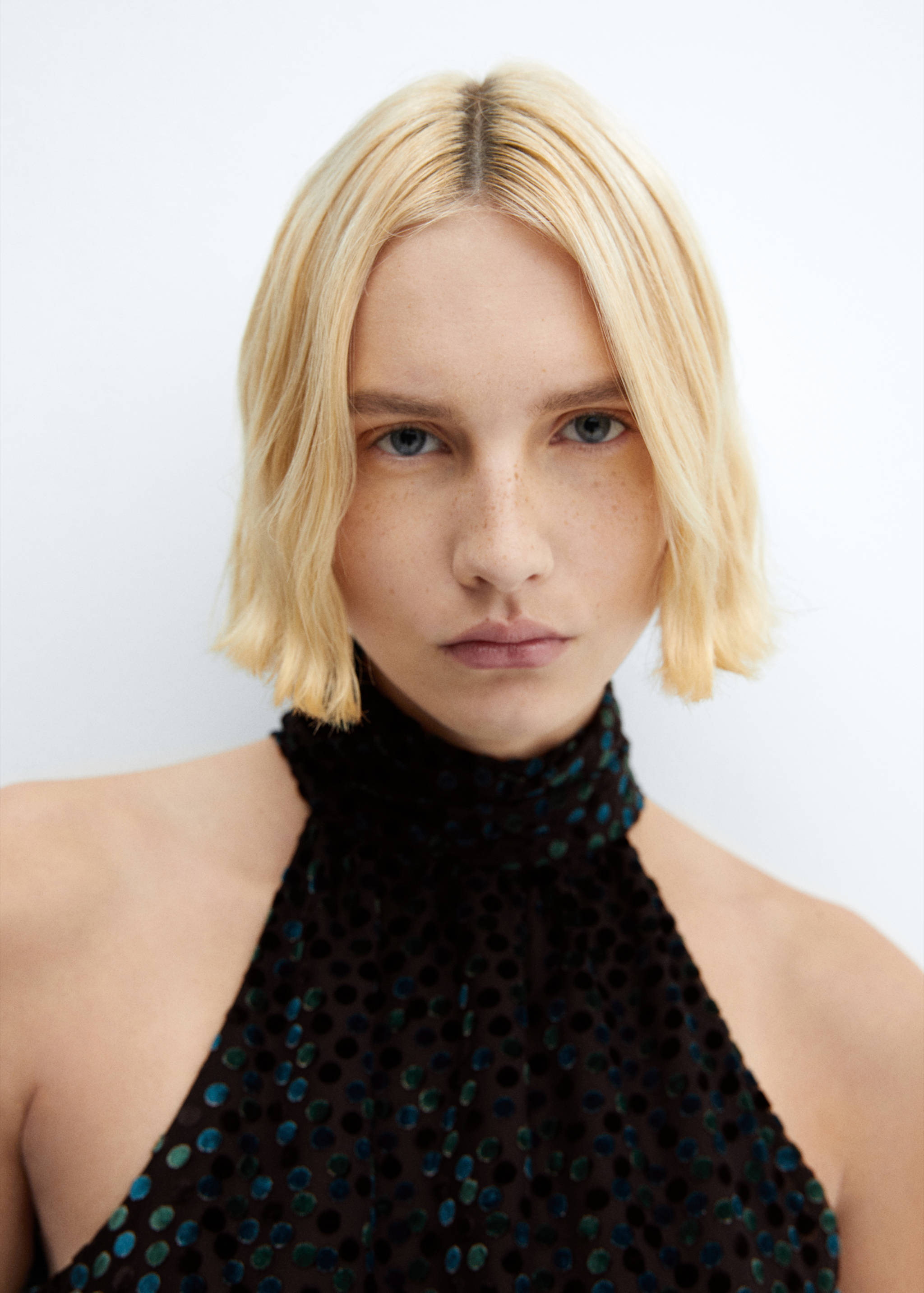 Bársony halter ruha - A termék adatai 1