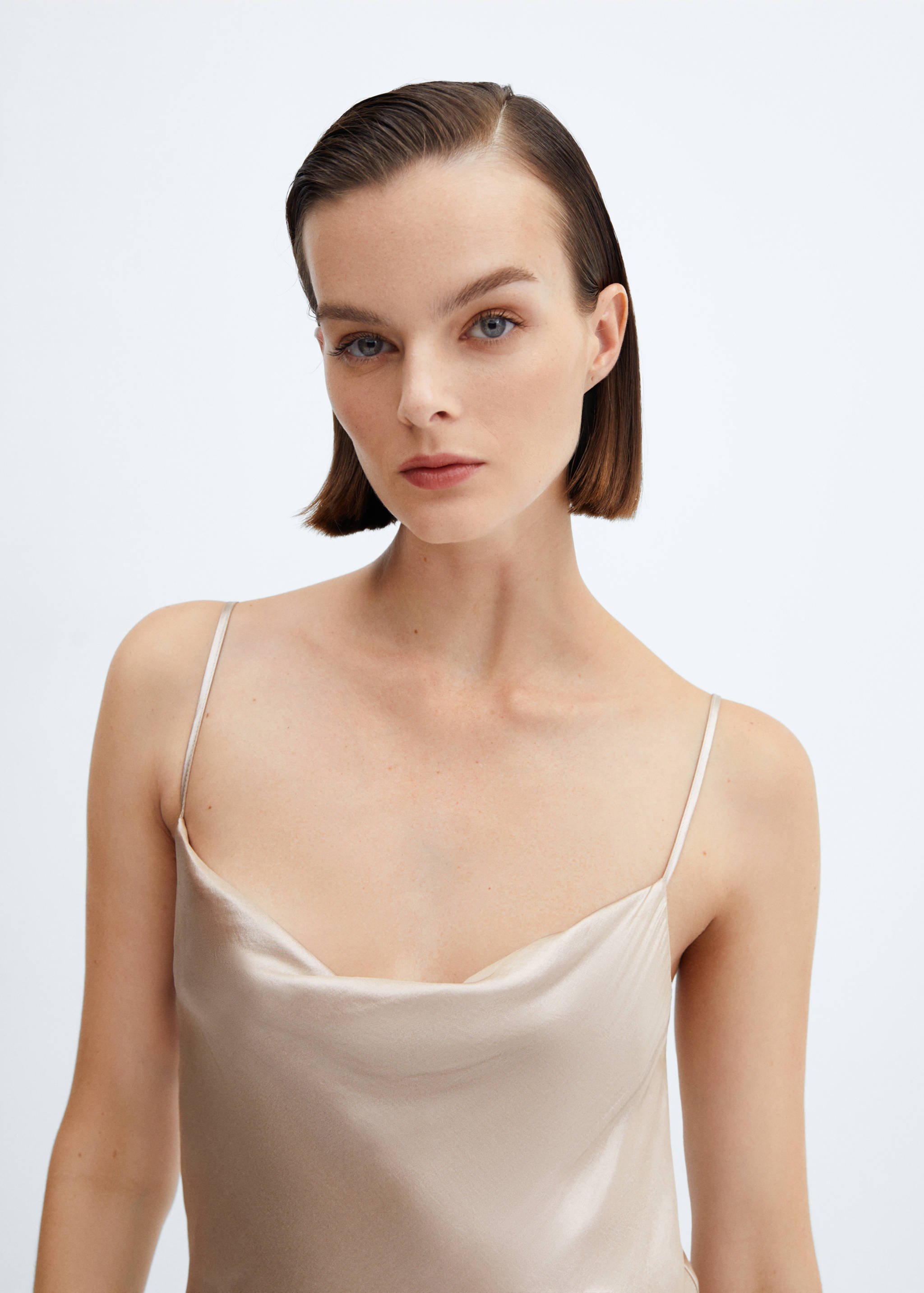 Robe satinée dos nu - Détail de l'article 1