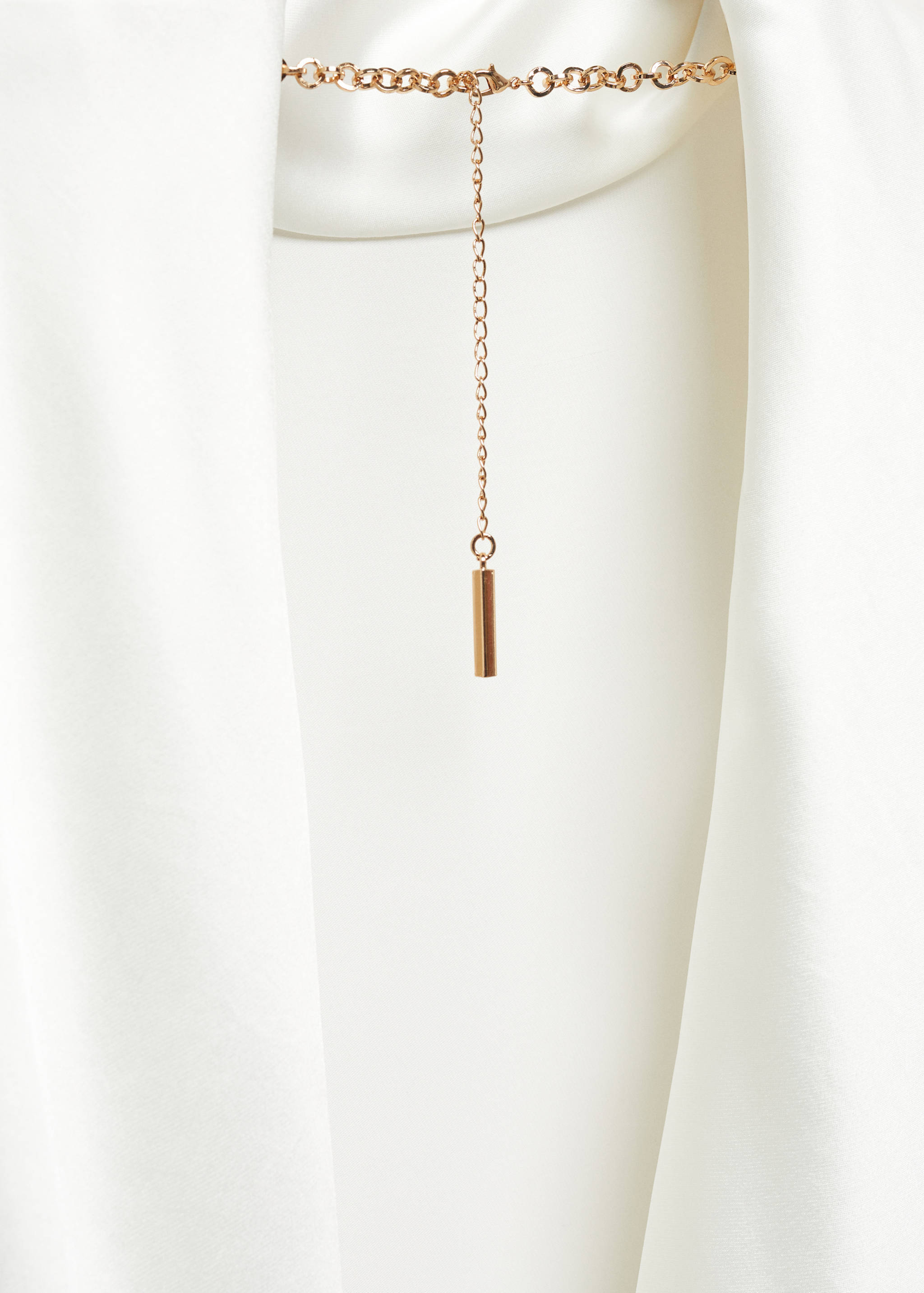 Open-back blouse with shoulder pads - Details of the article 8