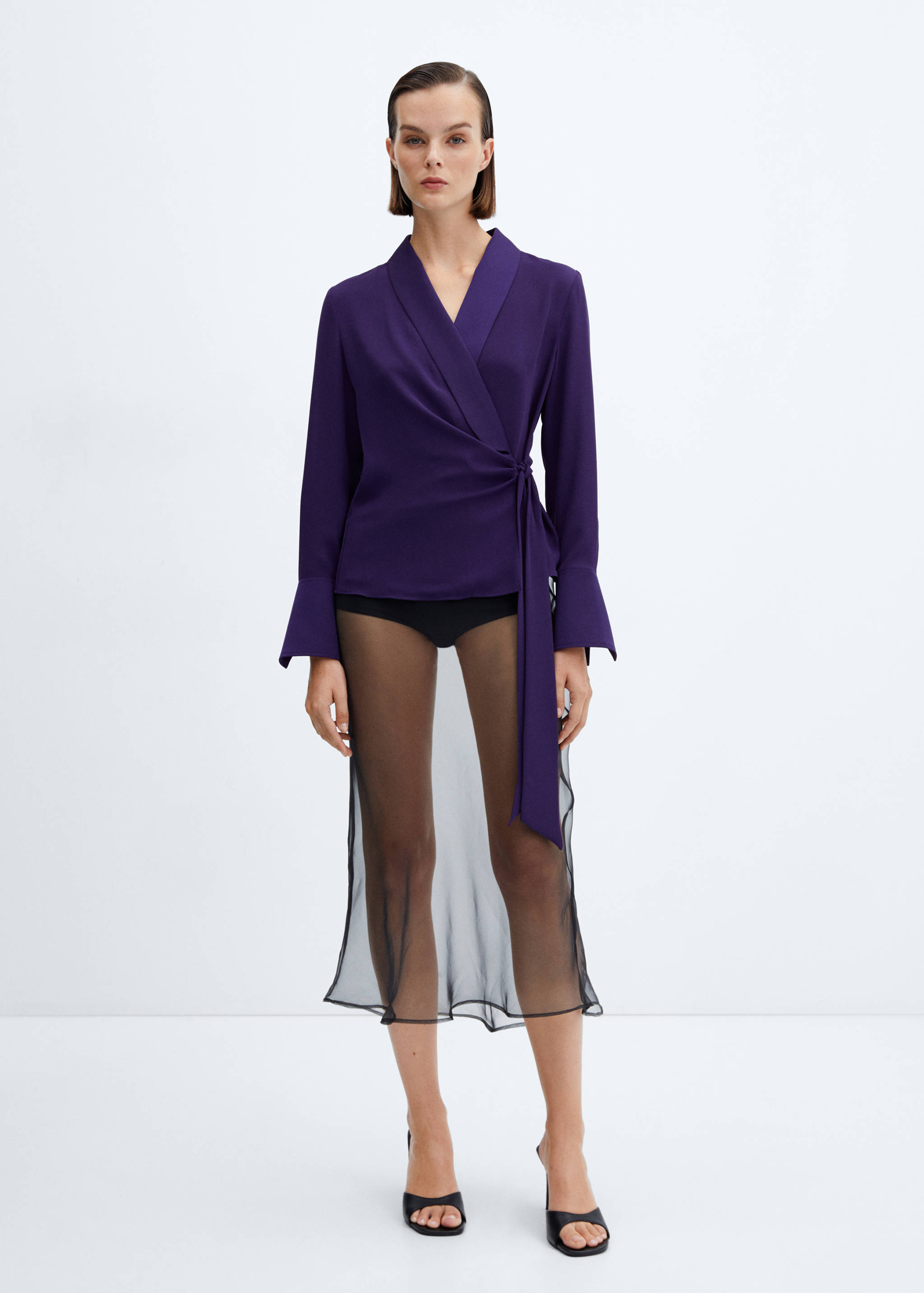 Wrapped lapel blouse - General plane