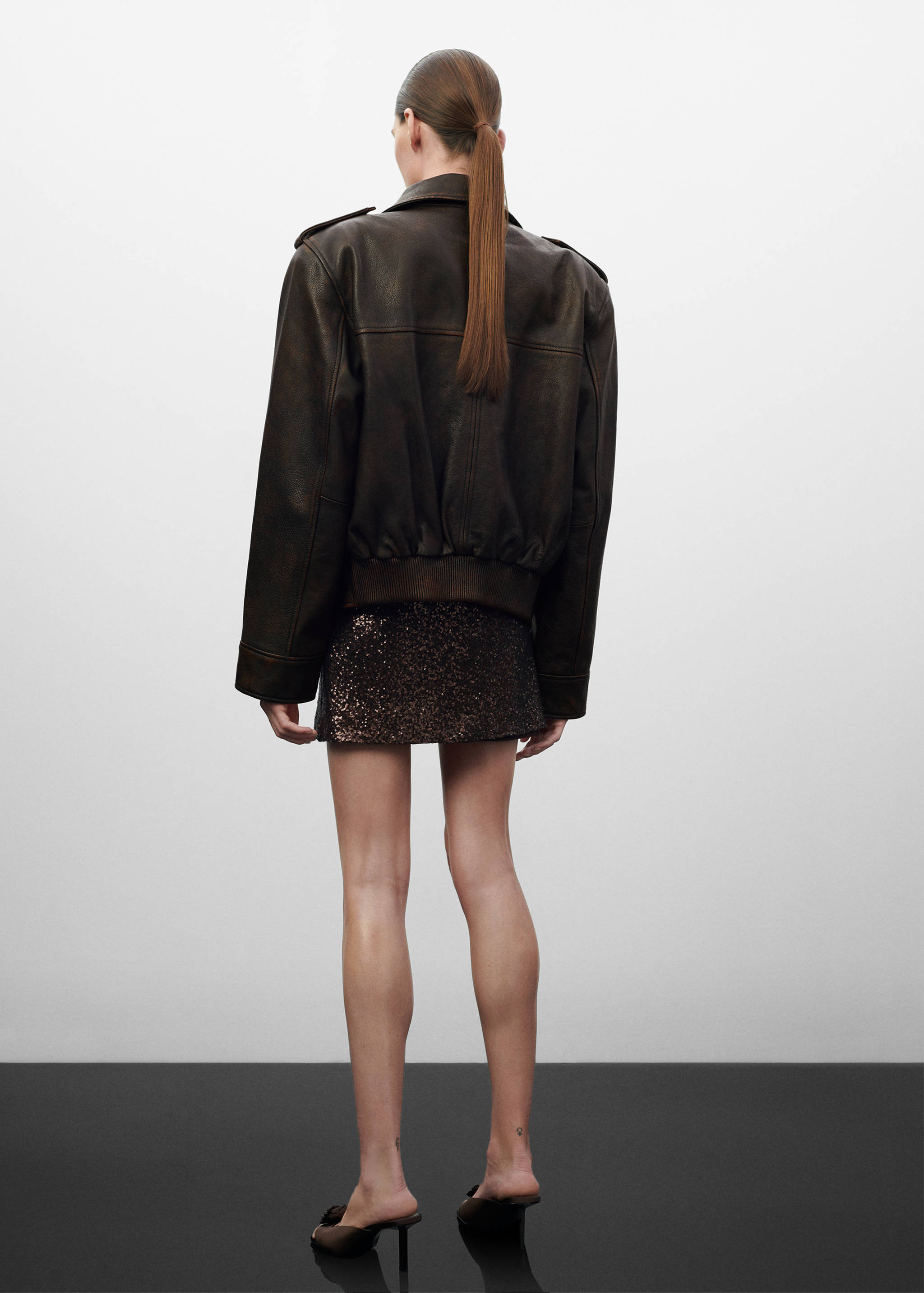 Lærjakke med lomme - Baksiden av artikkelen