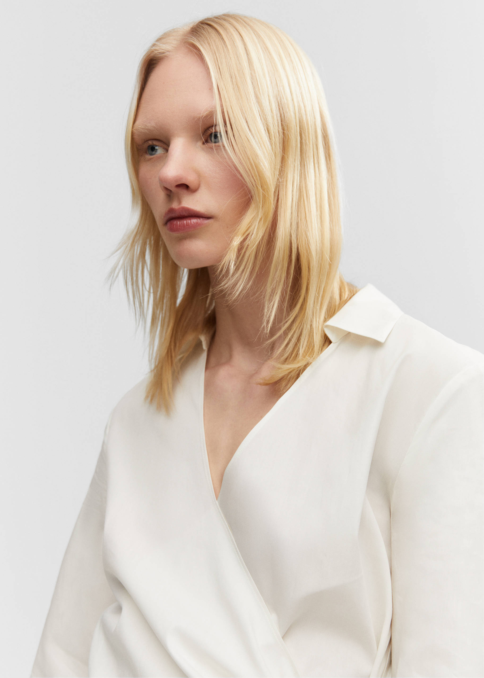 Wickelhemd mit Knotendetail - Detail des Artikels 1