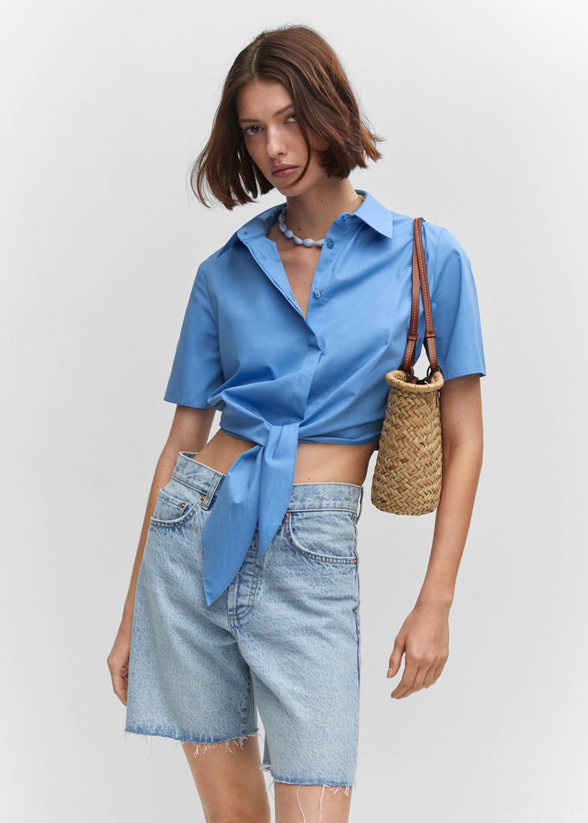 Cropped shirt with knot - Medium plane