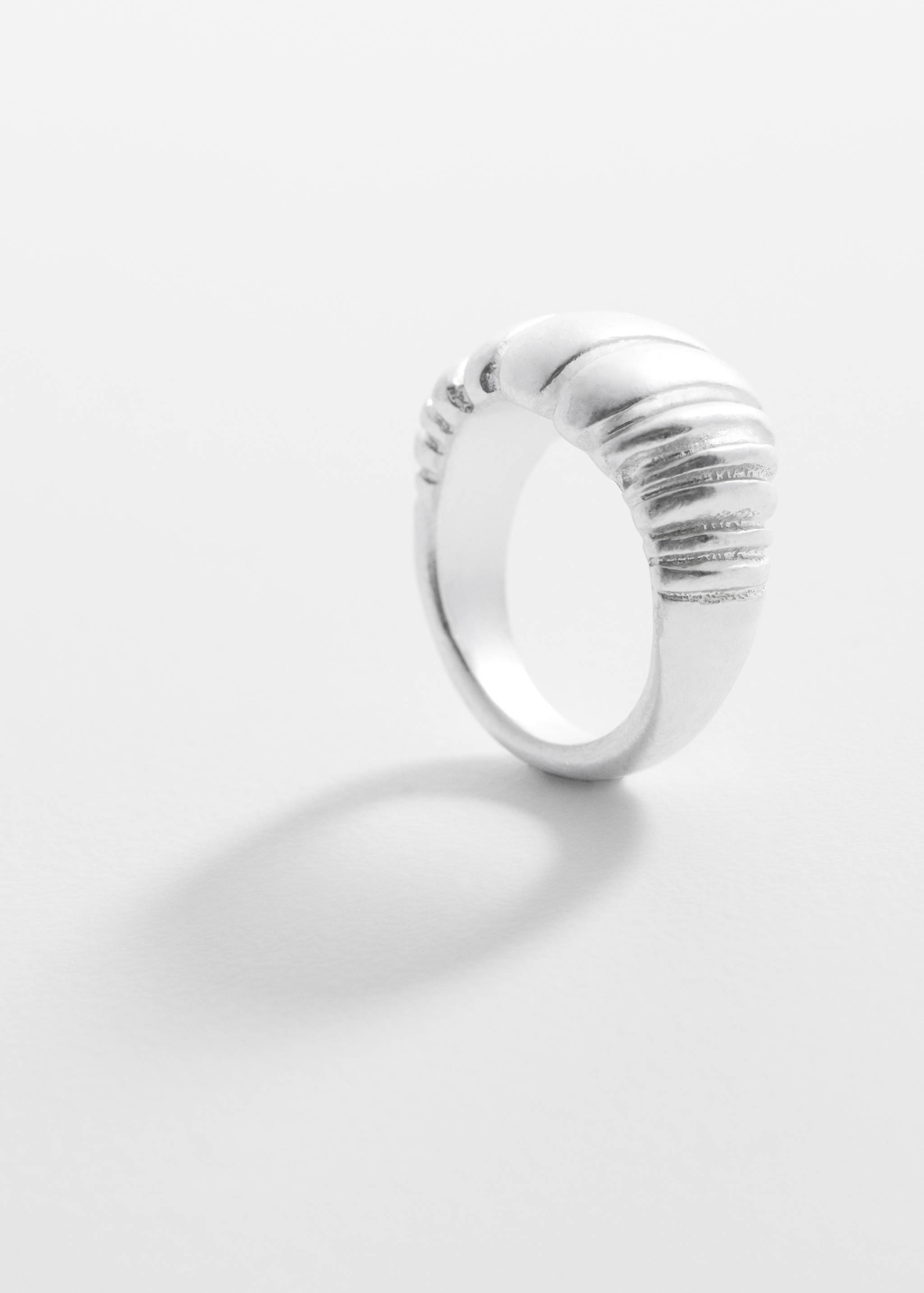 Bague motif volume - Plan moyen