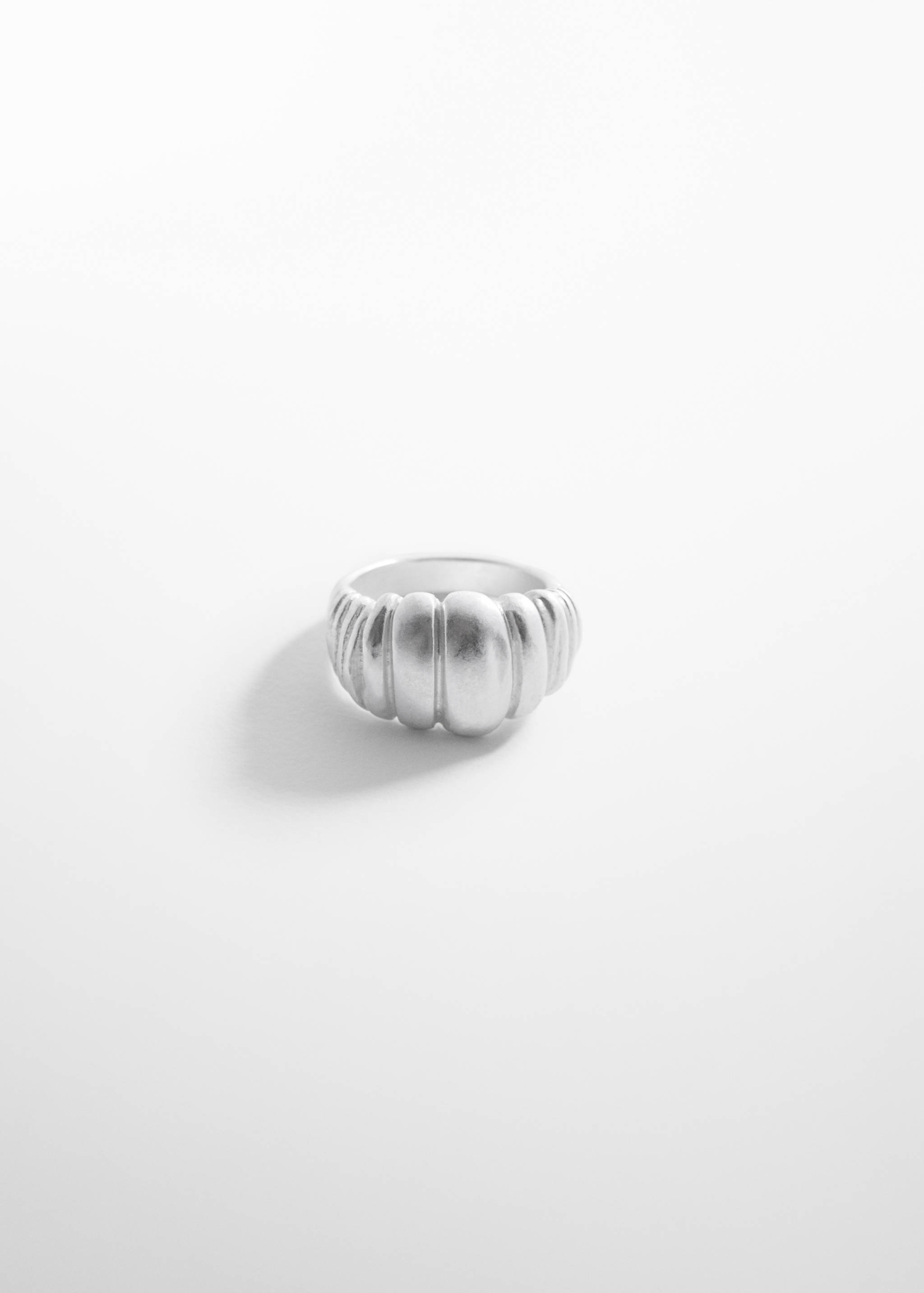 Bague motif volume - Article sans modèle
