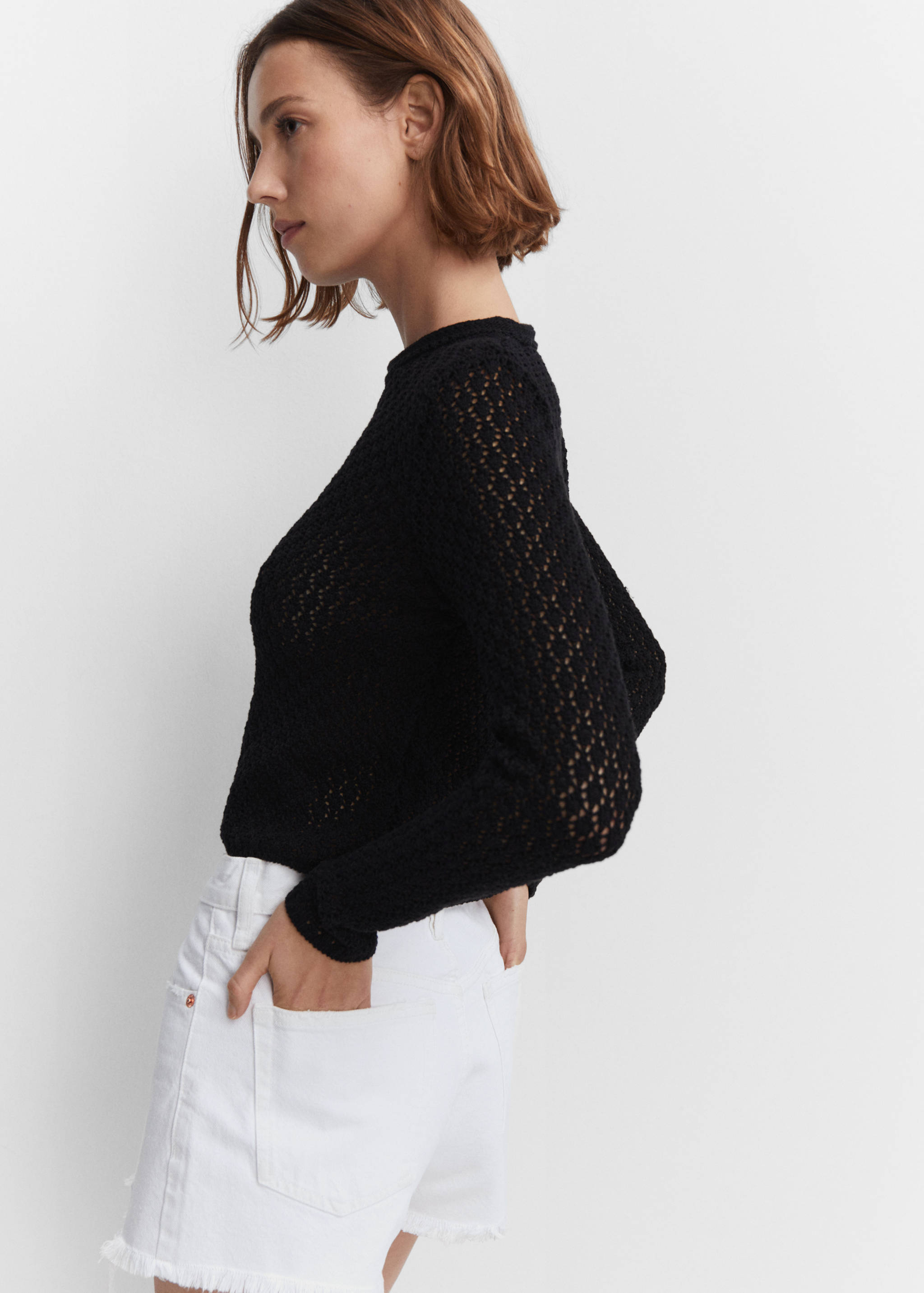 Broken denim shorts - Details of the article 2