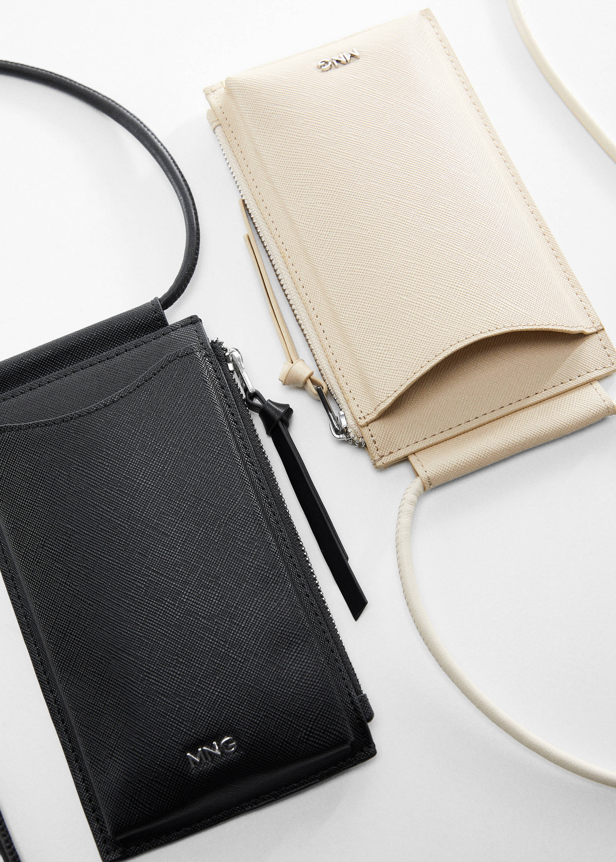 Saffiano-effect mobile case - Details of the article 5